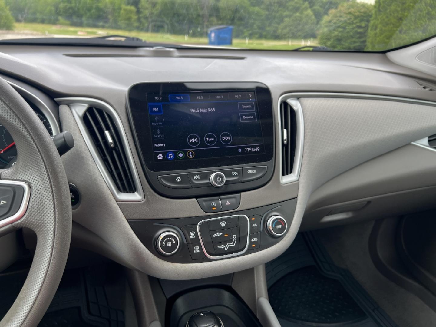 2020 WHITE /Gray Cloth Chevrolet Malibu LS (1G1ZC5ST9LF) with an 1.5L 4 Cyl. engine, Automatic transmission, located at 2990 Old Orchard Rd., Jackson, MO, 63755, 37.354214, -89.612106 - 2020 Chevrolet Malibu LS 1-Owner 121xxx miles Front Wheel Drive 1.5L 4 Cyl. Automatic Backup Camera Bluetooth Cruise Power Windows/Locks/Mirrors We have financing available and we accept trades! Fill out a credit application on our website or come by today! If you have any questions, give - Photo#23