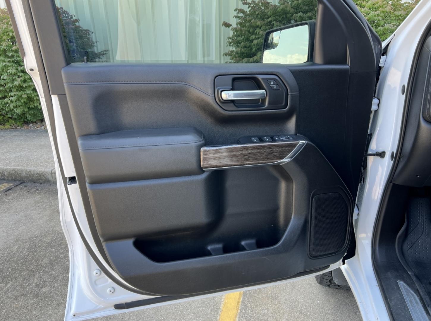 2019 WHITE /Black Cloth Chevrolet Silverado 1500 LT Trail Boss Crew Cab Long Box 4WD (1GCPYFED8KZ) with an 5.3L V8 engine, Automatic transmission, located at 2990 Old Orchard Rd., Jackson, MO, 63755, 37.354214, -89.612106 - 2019 Chevrolet Silverado 1500 LT Trail Boss 148xxx miles 4x4 5.3L V8 Automatic Backup Camera Power Driver Seat Heated Seats Bluetooth Remote Start Cruise Power Windows/Locks/Mirrors We have financing available and we accept trades! Fill out a credit application on our website or come by - Photo#13