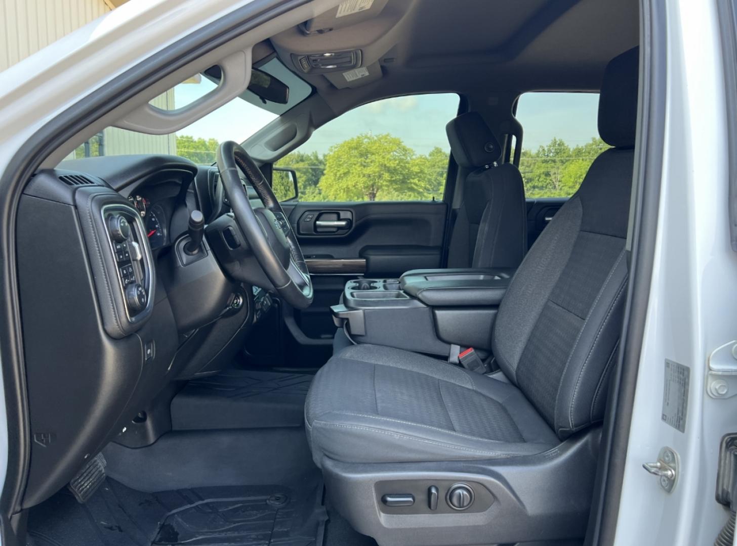 2019 WHITE /Black Cloth Chevrolet Silverado 1500 LT Trail Boss Crew Cab Long Box 4WD (1GCPYFED8KZ) with an 5.3L V8 engine, Automatic transmission, located at 2990 Old Orchard Rd., Jackson, MO, 63755, 37.354214, -89.612106 - 2019 Chevrolet Silverado 1500 LT Trail Boss 148xxx miles 4x4 5.3L V8 Automatic Backup Camera Power Driver Seat Heated Seats Bluetooth Remote Start Cruise Power Windows/Locks/Mirrors We have financing available and we accept trades! Fill out a credit application on our website or come by - Photo#14