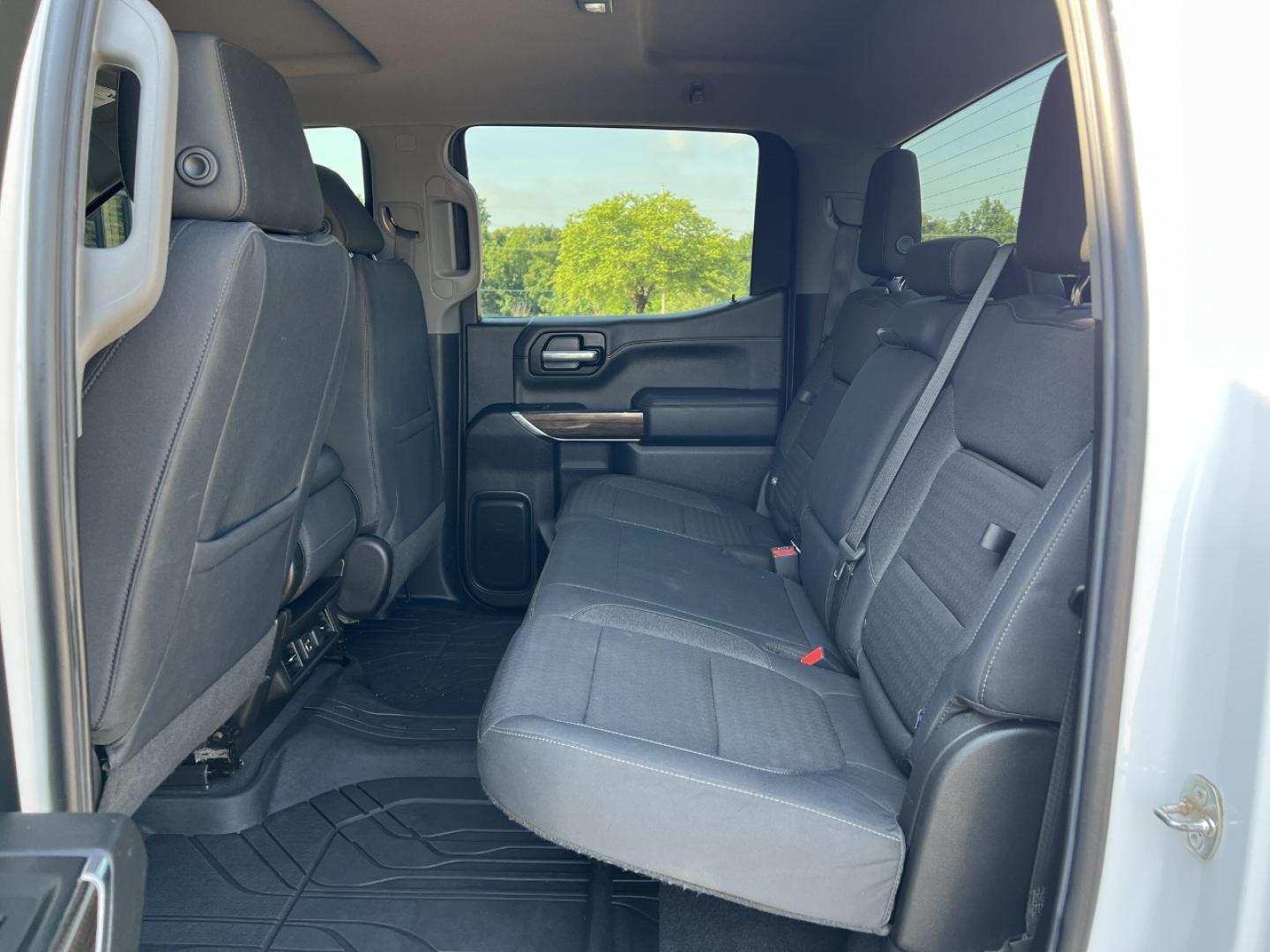 2019 WHITE /Black Cloth Chevrolet Silverado 1500 LT Trail Boss Crew Cab Long Box 4WD (1GCPYFED8KZ) with an 5.3L V8 engine, Automatic transmission, located at 2990 Old Orchard Rd., Jackson, MO, 63755, 37.354214, -89.612106 - 2019 Chevrolet Silverado 1500 LT Trail Boss 148xxx miles 4x4 5.3L V8 Automatic Backup Camera Power Driver Seat Heated Seats Bluetooth Remote Start Cruise Power Windows/Locks/Mirrors We have financing available and we accept trades! Fill out a credit application on our website or come by - Photo#17