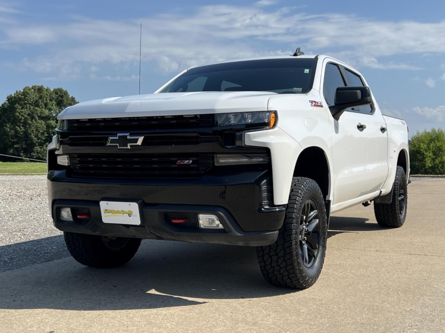 2019 WHITE /Black Cloth Chevrolet Silverado 1500 LT Trail Boss Crew Cab Long Box 4WD (1GCPYFED8KZ) with an 5.3L V8 engine, Automatic transmission, located at 2990 Old Orchard Rd., Jackson, MO, 63755, 37.354214, -89.612106 - 2019 Chevrolet Silverado 1500 LT Trail Boss 148xxx miles 4x4 5.3L V8 Automatic Backup Camera Power Driver Seat Heated Seats Bluetooth Remote Start Cruise Power Windows/Locks/Mirrors We have financing available and we accept trades! Fill out a credit application on our website or come by - Photo#6