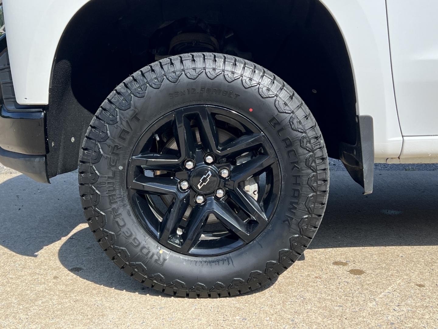 2019 WHITE /Black Cloth Chevrolet Silverado 1500 LT Trail Boss Crew Cab Long Box 4WD (1GCPYFED8KZ) with an 5.3L V8 engine, Automatic transmission, located at 2990 Old Orchard Rd., Jackson, MO, 63755, 37.354214, -89.612106 - 2019 Chevrolet Silverado 1500 LT Trail Boss 148xxx miles 4x4 5.3L V8 Automatic Backup Camera Power Driver Seat Heated Seats Bluetooth Remote Start Cruise Power Windows/Locks/Mirrors We have financing available and we accept trades! Fill out a credit application on our website or come by - Photo#36