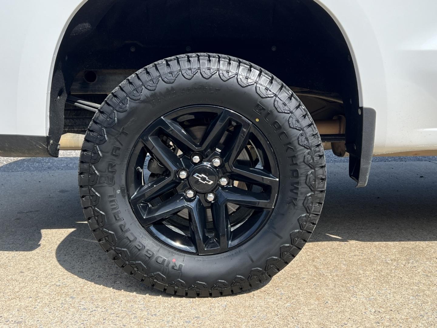 2019 WHITE /Black Cloth Chevrolet Silverado 1500 LT Trail Boss Crew Cab Long Box 4WD (1GCPYFED8KZ) with an 5.3L V8 engine, Automatic transmission, located at 2990 Old Orchard Rd., Jackson, MO, 63755, 37.354214, -89.612106 - 2019 Chevrolet Silverado 1500 LT Trail Boss 148xxx miles 4x4 5.3L V8 Automatic Backup Camera Power Driver Seat Heated Seats Bluetooth Remote Start Cruise Power Windows/Locks/Mirrors We have financing available and we accept trades! Fill out a credit application on our website or come by - Photo#38