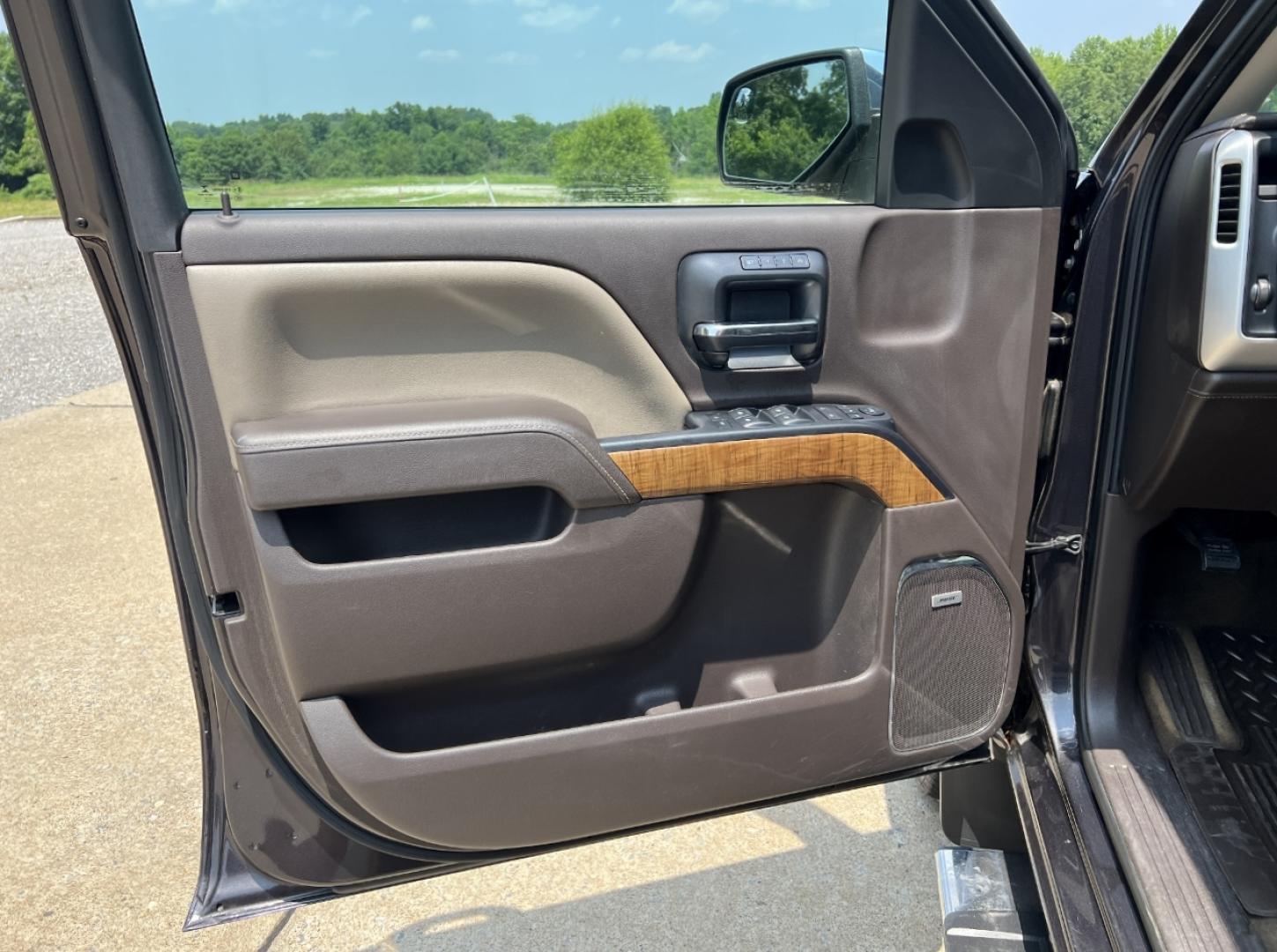 2015 GRAY /Tan Leather GMC Sierra 1500 SLT Crew Cab Long Box 4WD (3GTU2VEC1FG) with an 5.3L V8 engine, Automatic transmission, located at 2990 Old Orchard Rd., Jackson, MO, 63755, 37.354214, -89.612106 - 2015 GMC Sierra 1500 SLT 150xxx miles 4x4 5.3L V8 Automatic Leather Navigation Backup Camera Power/Heated Seats Sunroof Bluetooth Cruise Power Windows/Locks/Mirrors We have financing available and we accept trades! Fill out a credit application on our website or come by today! If you h - Photo#16
