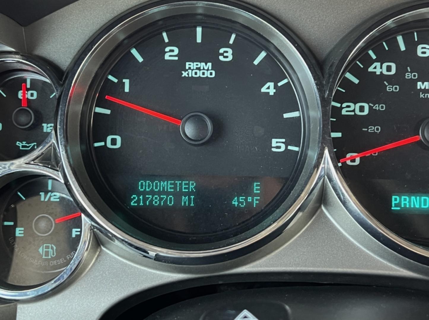 2014 WHITE /Black Cloth Chevrolet Silverado 3500HD LT Crew Cab 4WD (1GC4K0C86EF) with an 6.6L V8 DIESEL engine, Automatic transmission, located at 2990 Old Orchard Rd., Jackson, MO, 63755, 37.354214, -89.612106 - 2014 Chevrolet Silverado 3500HD LT 217xxx miles 4x4 6.6L V8 Diesel Automatic Backup Camera Power Driver Seat Bluetooth Remote Start Cruise Power Windows/Locks/Mirrors We have financing available and we accept trades! Fill out a credit application on our website or come by today! If you h - Photo#20