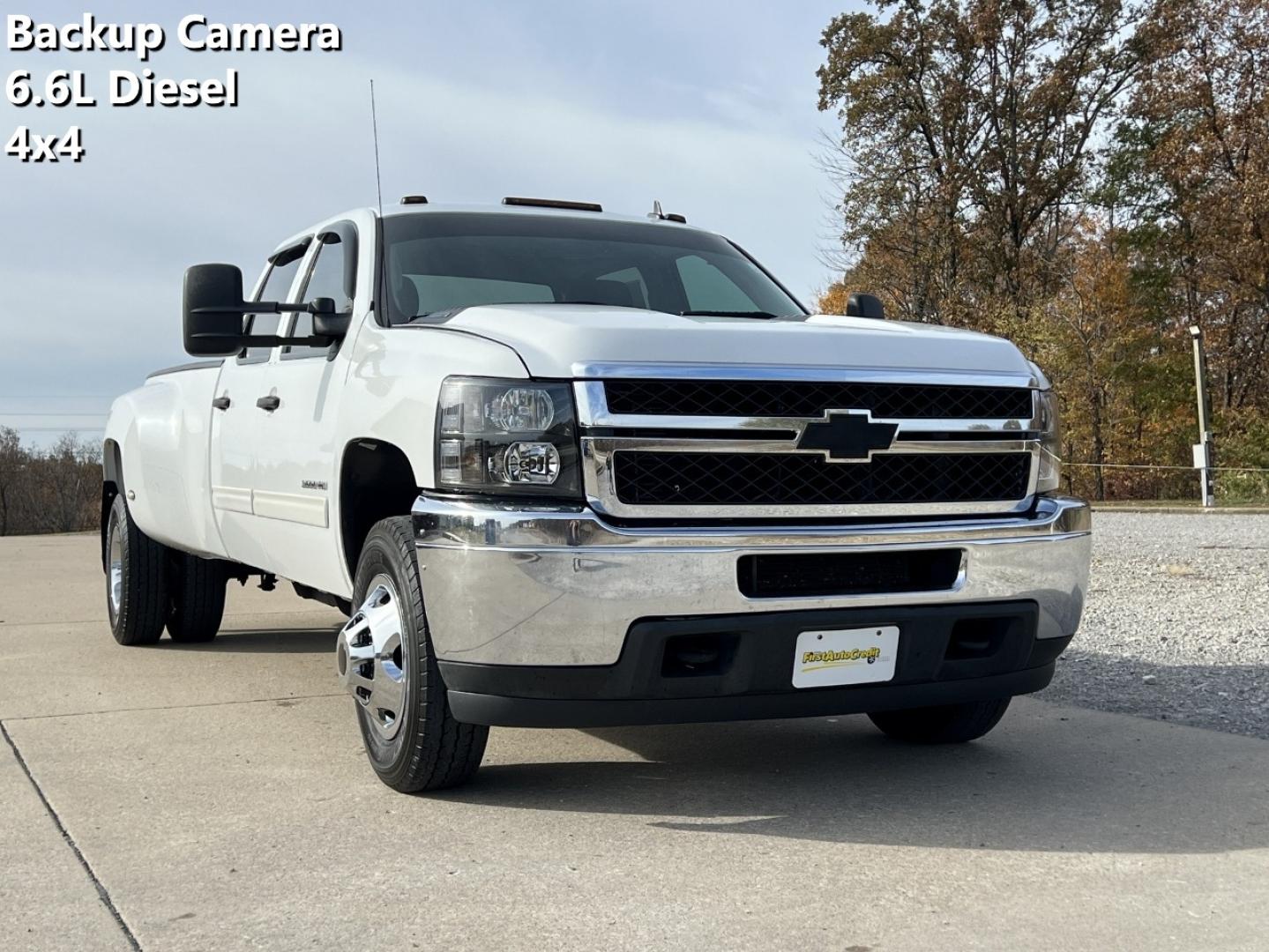 2014 WHITE /Black Cloth Chevrolet Silverado 3500HD LT Crew Cab 4WD (1GC4K0C86EF) with an 6.6L V8 DIESEL engine, Automatic transmission, located at 2990 Old Orchard Rd., Jackson, MO, 63755, 37.354214, -89.612106 - 2014 Chevrolet Silverado 3500HD LT 217xxx miles 4x4 6.6L V8 Diesel Automatic Backup Camera Power Driver Seat Bluetooth Remote Start Cruise Power Windows/Locks/Mirrors We have financing available and we accept trades! Fill out a credit application on our website or come by today! If you h - Photo#0
