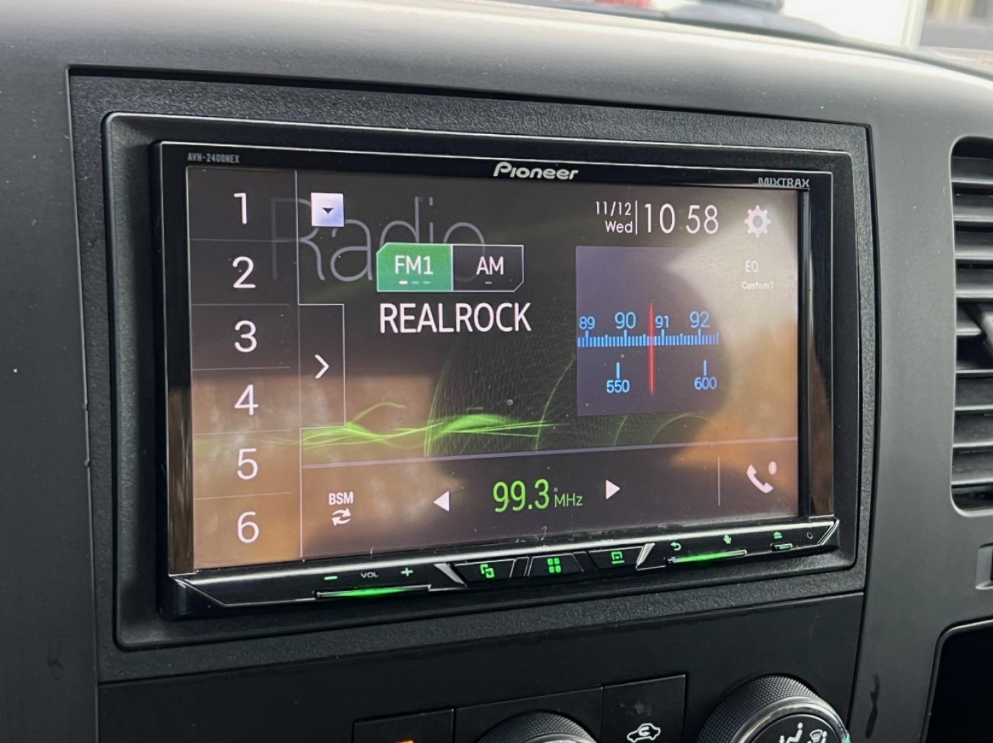 2014 WHITE /Black Cloth Chevrolet Silverado 3500HD LT Crew Cab 4WD (1GC4K0C86EF) with an 6.6L V8 DIESEL engine, Automatic transmission, located at 2990 Old Orchard Rd., Jackson, MO, 63755, 37.354214, -89.612106 - 2014 Chevrolet Silverado 3500HD LT 217xxx miles 4x4 6.6L V8 Diesel Automatic Backup Camera Power Driver Seat Bluetooth Remote Start Cruise Power Windows/Locks/Mirrors We have financing available and we accept trades! Fill out a credit application on our website or come by today! If you h - Photo#24