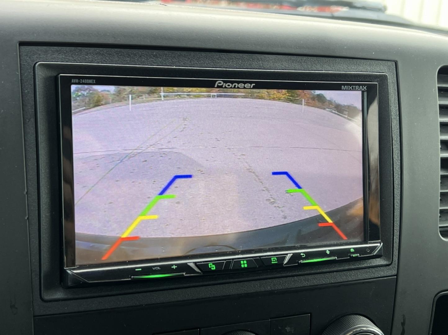 2014 WHITE /Black Cloth Chevrolet Silverado 3500HD LT Crew Cab 4WD (1GC4K0C86EF) with an 6.6L V8 DIESEL engine, Automatic transmission, located at 2990 Old Orchard Rd., Jackson, MO, 63755, 37.354214, -89.612106 - 2014 Chevrolet Silverado 3500HD LT 217xxx miles 4x4 6.6L V8 Diesel Automatic Backup Camera Power Driver Seat Bluetooth Remote Start Cruise Power Windows/Locks/Mirrors We have financing available and we accept trades! Fill out a credit application on our website or come by today! If you h - Photo#3