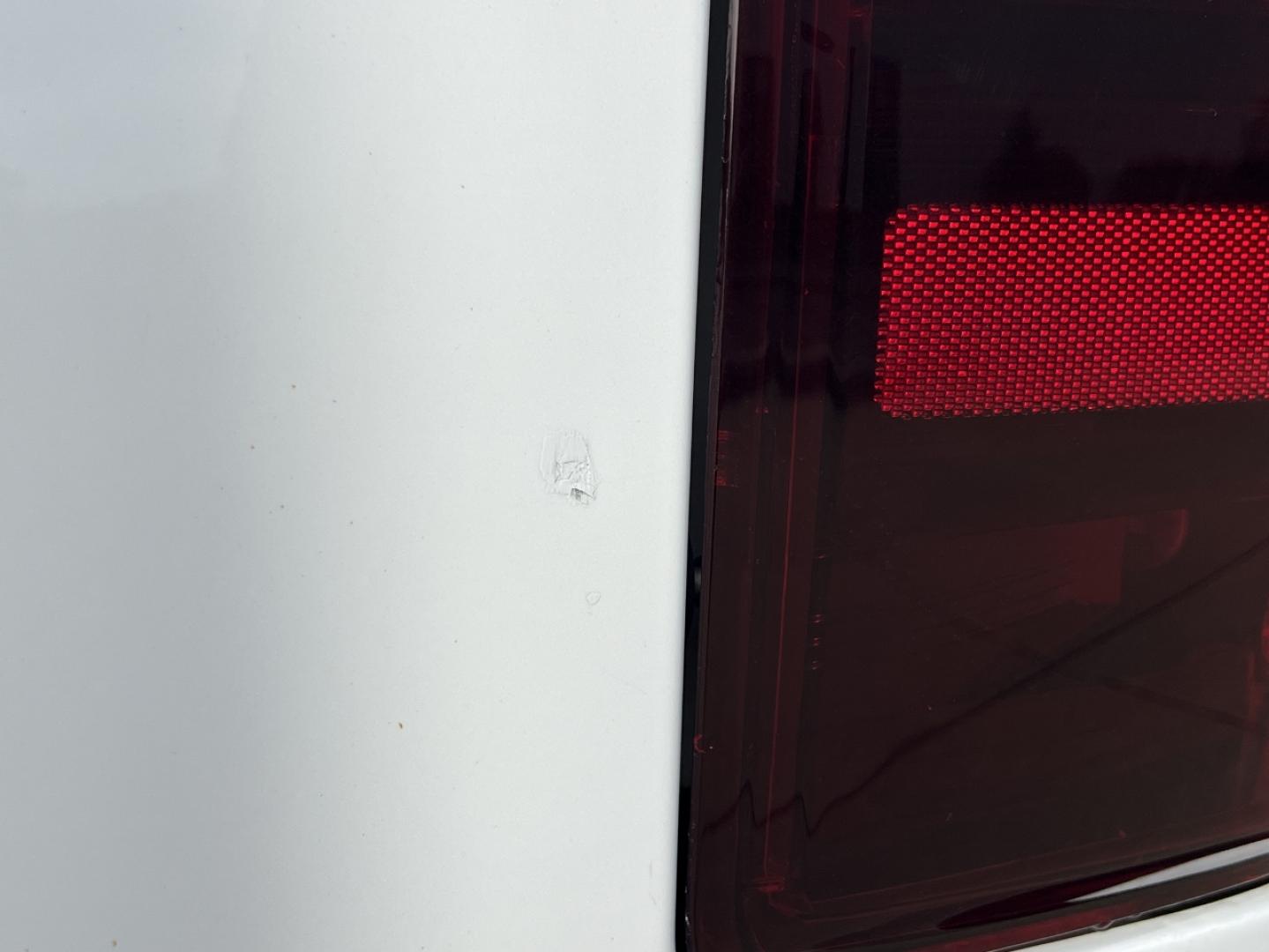 2014 WHITE /Black Cloth Chevrolet Silverado 3500HD LT Crew Cab 4WD (1GC4K0C86EF) with an 6.6L V8 DIESEL engine, Automatic transmission, located at 2990 Old Orchard Rd., Jackson, MO, 63755, 37.354214, -89.612106 - 2014 Chevrolet Silverado 3500HD LT 217xxx miles 4x4 6.6L V8 Diesel Automatic Backup Camera Power Driver Seat Bluetooth Remote Start Cruise Power Windows/Locks/Mirrors We have financing available and we accept trades! Fill out a credit application on our website or come by today! If you h - Photo#39