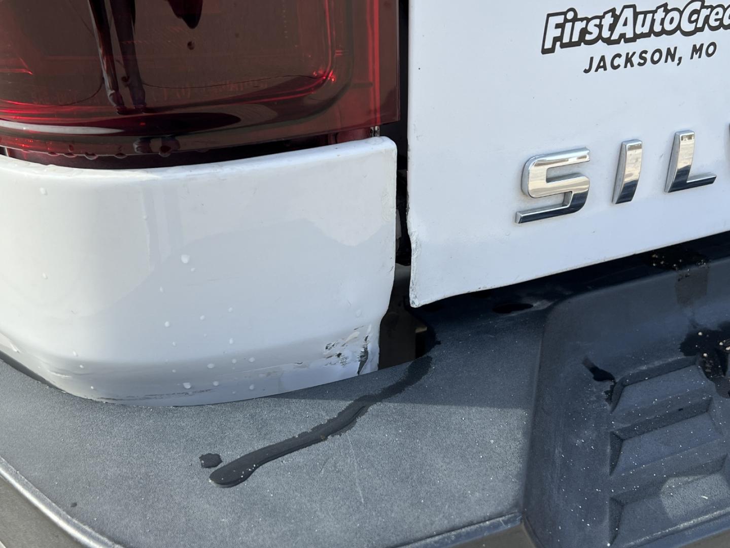 2014 WHITE /Black Cloth Chevrolet Silverado 3500HD LT Crew Cab 4WD (1GC4K0C86EF) with an 6.6L V8 DIESEL engine, Automatic transmission, located at 2990 Old Orchard Rd., Jackson, MO, 63755, 37.354214, -89.612106 - 2014 Chevrolet Silverado 3500HD LT 217xxx miles 4x4 6.6L V8 Diesel Automatic Backup Camera Power Driver Seat Bluetooth Remote Start Cruise Power Windows/Locks/Mirrors We have financing available and we accept trades! Fill out a credit application on our website or come by today! If you h - Photo#37