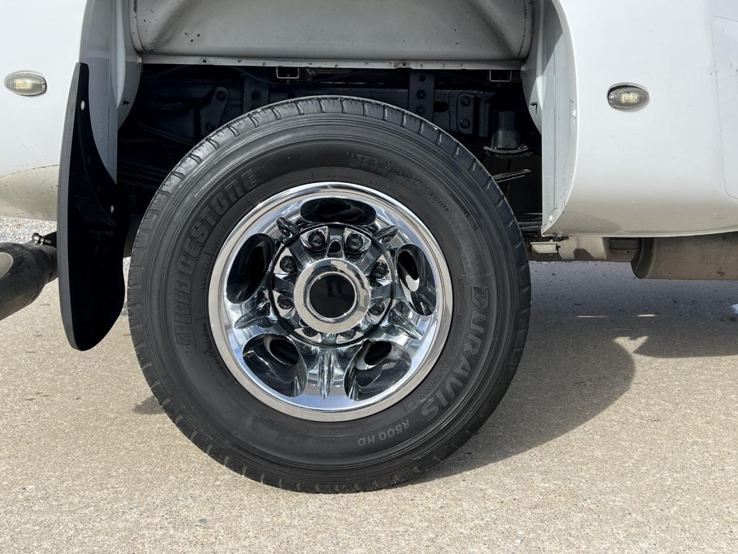 2014 WHITE /Black Cloth Chevrolet Silverado 3500HD LT Crew Cab 4WD (1GC4K0C86EF) with an 6.6L V8 DIESEL engine, Automatic transmission, located at 2990 Old Orchard Rd., Jackson, MO, 63755, 37.354214, -89.612106 - 2014 Chevrolet Silverado 3500HD LT 217xxx miles 4x4 6.6L V8 Diesel Automatic Backup Camera Power Driver Seat Bluetooth Remote Start Cruise Power Windows/Locks/Mirrors We have financing available and we accept trades! Fill out a credit application on our website or come by today! If you h - Photo#35