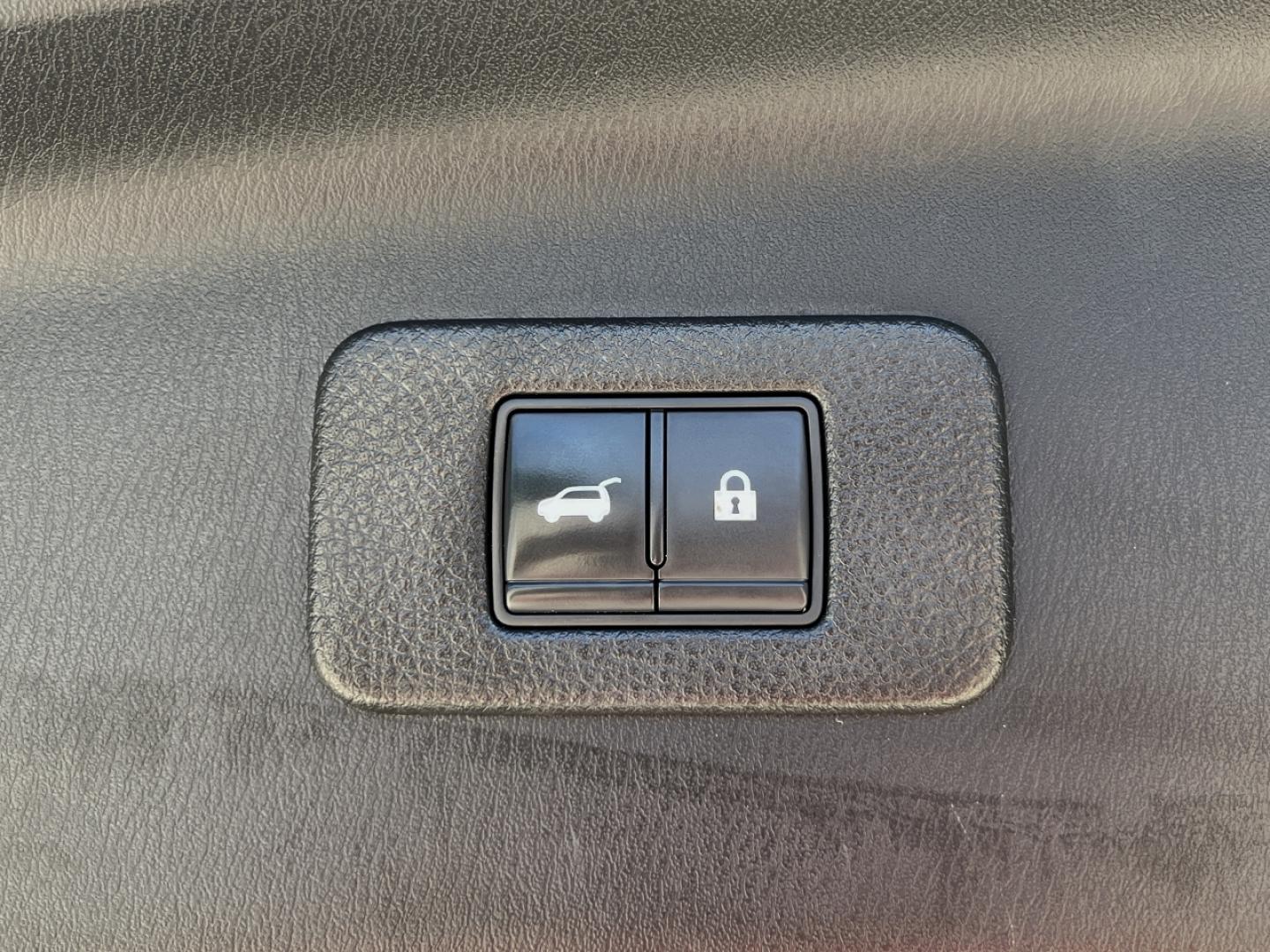 2021 BLACK /Tan Leather Nissan Armada SL AWD (JN8AY2BB5M9) with an 5.6L V8 engine, Automatic transmission, located at 2990 Old Orchard Rd., Jackson, MO, 63755, 37.354214, -89.612106 - 2021 Nissan Armada SL 105xxx miles 4 Wheel Drive 5.6L V8 Automatic Leather 3rd Row Navigation Power/Heated Seats Backup Camera Sunroof Bluetooth Remote Start Cruise Power Windows/Locks/Mirrors We have financing available and we accept trades! Fill out a credit application on our websi - Photo#25