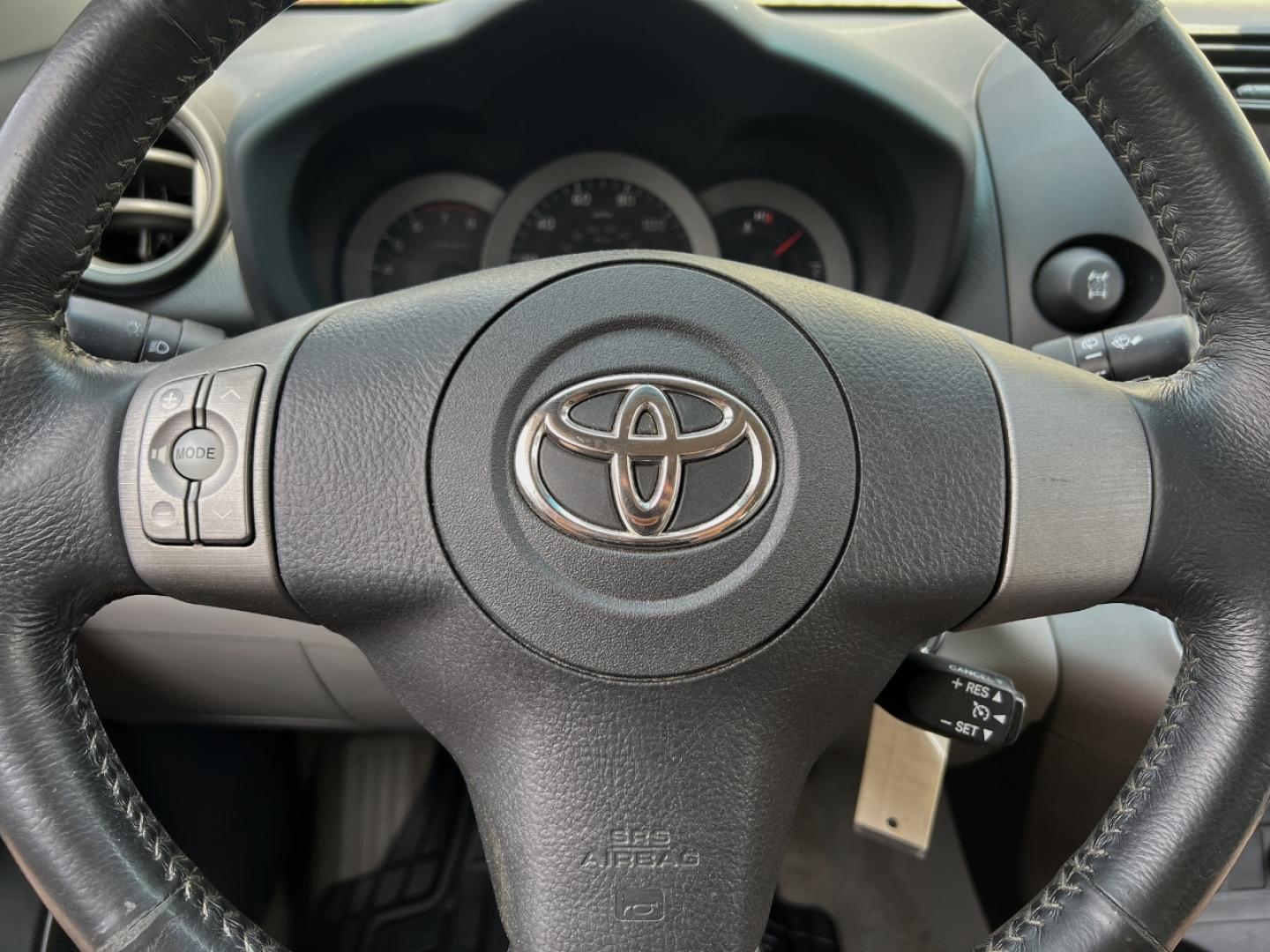 2008 SILVER /Gray Cloth Toyota RAV4 Limited I4 4WD (JTMBD31V386) with an 2.4L 4 Cyl. engine, Automatic transmission, located at 506 S. Kingshighway, Cape Girardeau, MO, 63703, (573) 235-5000, 37.294991, -89.553635 - 2008 Toyota RAV4 Limited 179xxx miles All Wheel Drive 2.4L 4 Cyl. Automatic Navigation Power Driver Seat Bluetooth Cruise Power Windows/Locks/Mirrors We have financing available and we accept trades! Fill out a credit application on our website or come by today! If you have any questions, - Photo#21
