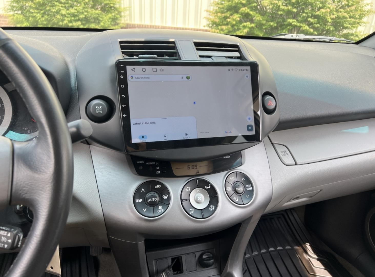 2008 SILVER /Gray Cloth Toyota RAV4 Limited I4 4WD (JTMBD31V386) with an 2.4L 4 Cyl. engine, Automatic transmission, located at 506 S. Kingshighway, Cape Girardeau, MO, 63703, (573) 235-5000, 37.294991, -89.553635 - 2008 Toyota RAV4 Limited 179xxx miles All Wheel Drive 2.4L 4 Cyl. Automatic Navigation Power Driver Seat Bluetooth Cruise Power Windows/Locks/Mirrors We have financing available and we accept trades! Fill out a credit application on our website or come by today! If you have any questions, - Photo#24