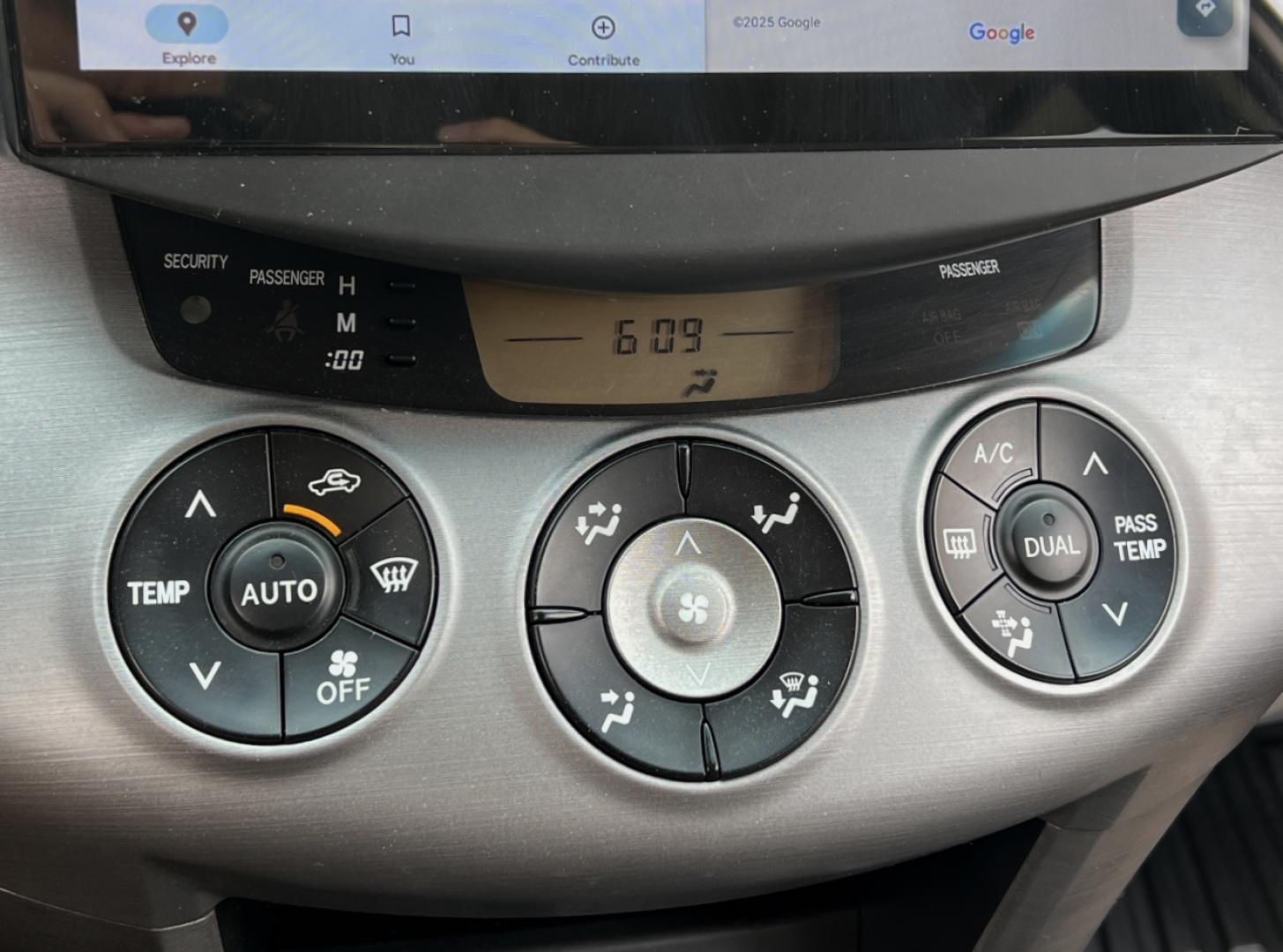 2008 SILVER /Gray Cloth Toyota RAV4 Limited I4 4WD (JTMBD31V386) with an 2.4L 4 Cyl. engine, Automatic transmission, located at 506 S. Kingshighway, Cape Girardeau, MO, 63703, (573) 235-5000, 37.294991, -89.553635 - 2008 Toyota RAV4 Limited 179xxx miles All Wheel Drive 2.4L 4 Cyl. Automatic Navigation Power Driver Seat Bluetooth Cruise Power Windows/Locks/Mirrors We have financing available and we accept trades! Fill out a credit application on our website or come by today! If you have any questions, - Photo#25