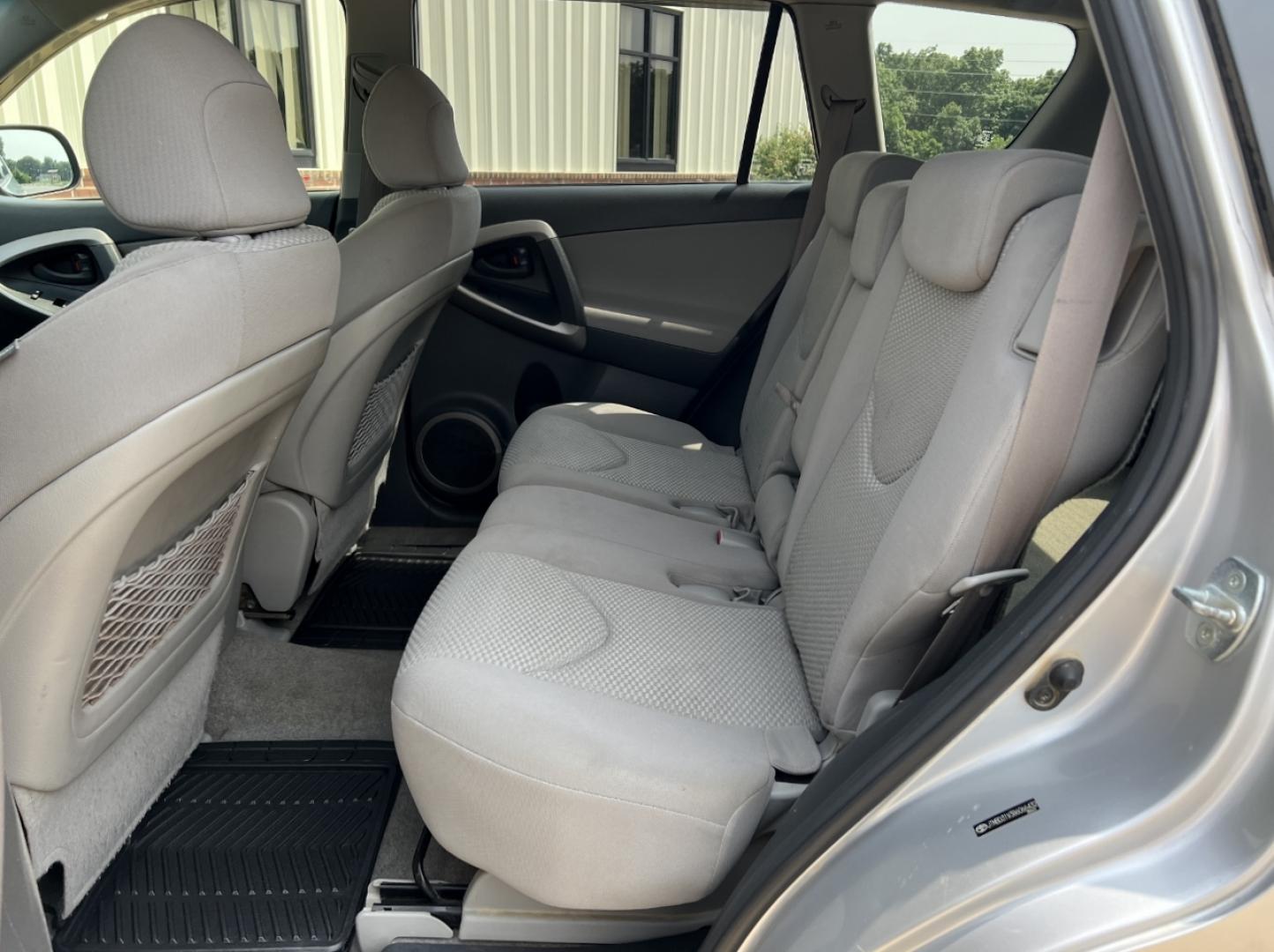 2008 SILVER /Gray Cloth Toyota RAV4 Limited I4 4WD (JTMBD31V386) with an 2.4L 4 Cyl. engine, Automatic transmission, located at 506 S. Kingshighway, Cape Girardeau, MO, 63703, (573) 235-5000, 37.294991, -89.553635 - 2008 Toyota RAV4 Limited 179xxx miles All Wheel Drive 2.4L 4 Cyl. Automatic Navigation Power Driver Seat Bluetooth Cruise Power Windows/Locks/Mirrors We have financing available and we accept trades! Fill out a credit application on our website or come by today! If you have any questions, - Photo#16