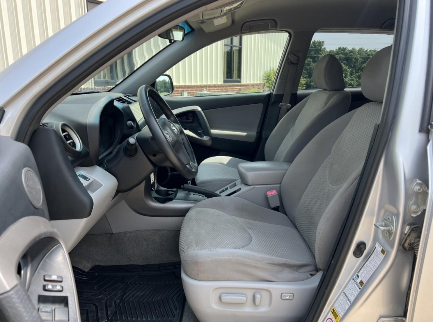 2008 SILVER /Gray Cloth Toyota RAV4 Limited I4 4WD (JTMBD31V386) with an 2.4L 4 Cyl. engine, Automatic transmission, located at 506 S. Kingshighway, Cape Girardeau, MO, 63703, (573) 235-5000, 37.294991, -89.553635 - 2008 Toyota RAV4 Limited 179xxx miles All Wheel Drive 2.4L 4 Cyl. Automatic Navigation Power Driver Seat Bluetooth Cruise Power Windows/Locks/Mirrors We have financing available and we accept trades! Fill out a credit application on our website or come by today! If you have any questions, - Photo#13