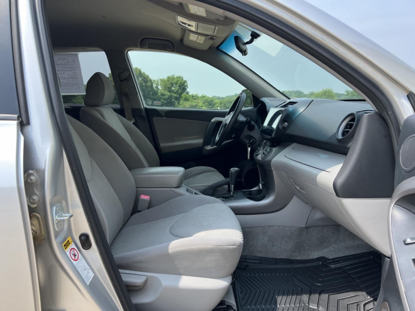 2008 SILVER /Gray Cloth Toyota RAV4 Limited I4 4WD (JTMBD31V386) with an 2.4L 4 Cyl. engine, Automatic transmission, located at 506 S. Kingshighway, Cape Girardeau, MO, 63703, (573) 235-5000, 37.294991, -89.553635 - 2008 Toyota RAV4 Limited 179xxx miles All Wheel Drive 2.4L 4 Cyl. Automatic Navigation Power Driver Seat Bluetooth Cruise Power Windows/Locks/Mirrors We have financing available and we accept trades! Fill out a credit application on our website or come by today! If you have any questions, - Photo#15