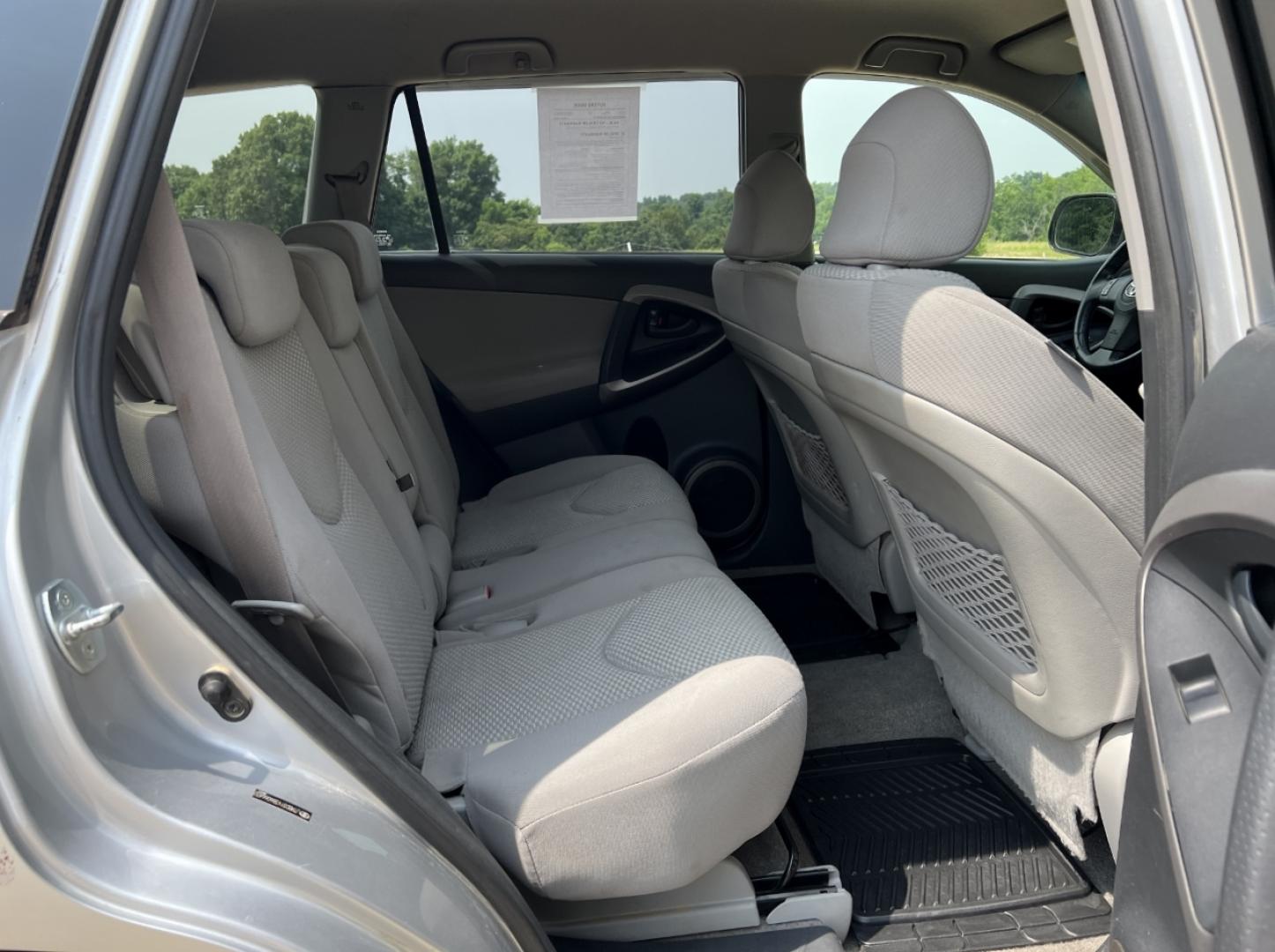 2008 SILVER /Gray Cloth Toyota RAV4 Limited I4 4WD (JTMBD31V386) with an 2.4L 4 Cyl. engine, Automatic transmission, located at 506 S. Kingshighway, Cape Girardeau, MO, 63703, (573) 235-5000, 37.294991, -89.553635 - 2008 Toyota RAV4 Limited 179xxx miles All Wheel Drive 2.4L 4 Cyl. Automatic Navigation Power Driver Seat Bluetooth Cruise Power Windows/Locks/Mirrors We have financing available and we accept trades! Fill out a credit application on our website or come by today! If you have any questions, - Photo#17