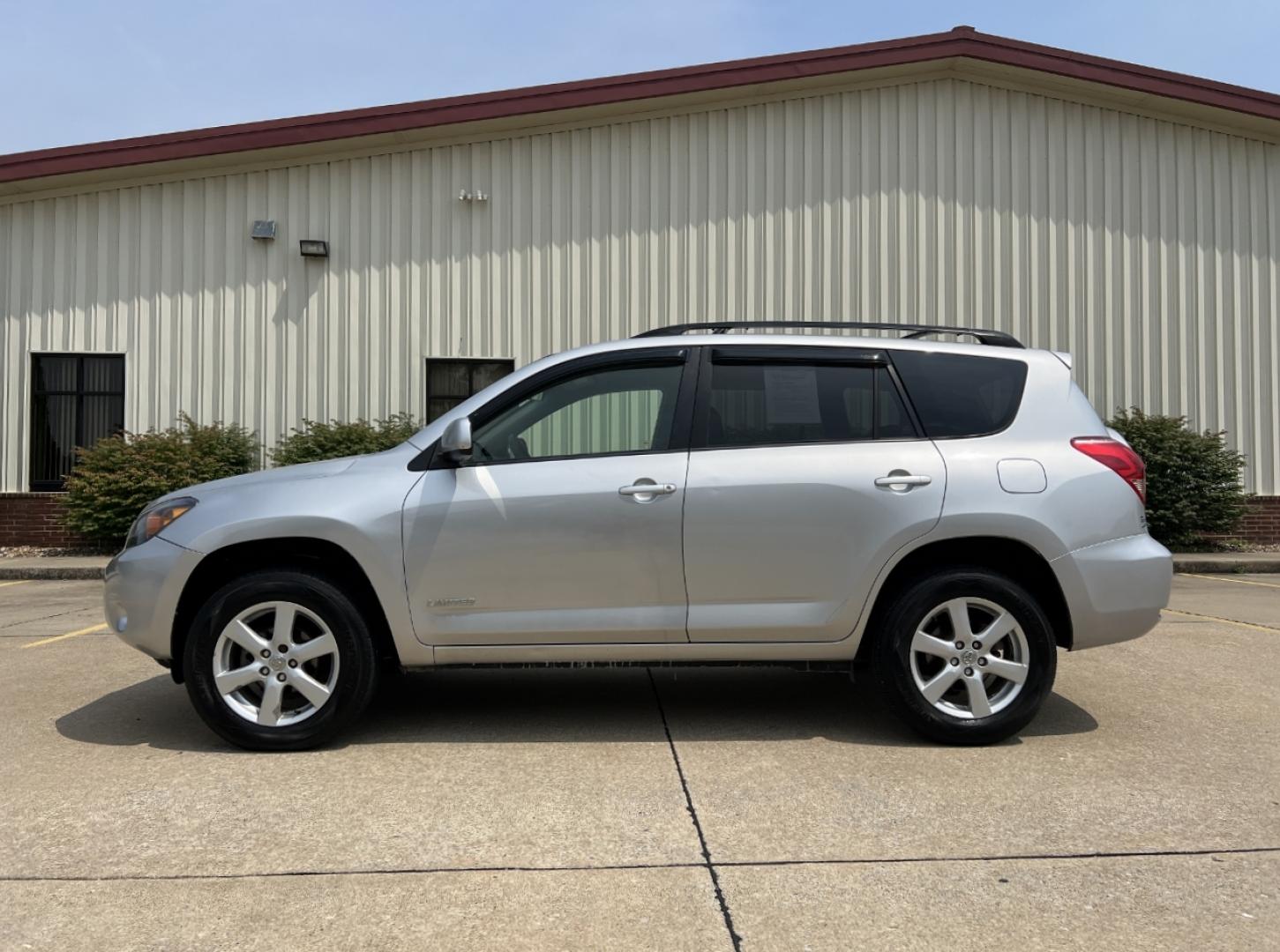 2008 SILVER /Gray Cloth Toyota RAV4 Limited I4 4WD (JTMBD31V386) with an 2.4L 4 Cyl. engine, Automatic transmission, located at 506 S. Kingshighway, Cape Girardeau, MO, 63703, (573) 235-5000, 37.294991, -89.553635 - 2008 Toyota RAV4 Limited 179xxx miles All Wheel Drive 2.4L 4 Cyl. Automatic Navigation Power Driver Seat Bluetooth Cruise Power Windows/Locks/Mirrors We have financing available and we accept trades! Fill out a credit application on our website or come by today! If you have any questions, - Photo#6