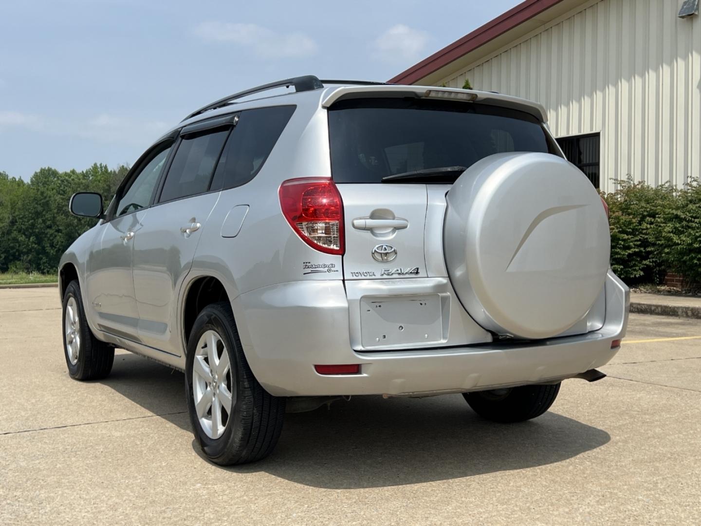 2008 SILVER /Gray Cloth Toyota RAV4 Limited I4 4WD (JTMBD31V386) with an 2.4L 4 Cyl. engine, Automatic transmission, located at 506 S. Kingshighway, Cape Girardeau, MO, 63703, (573) 235-5000, 37.294991, -89.553635 - 2008 Toyota RAV4 Limited 179xxx miles All Wheel Drive 2.4L 4 Cyl. Automatic Navigation Power Driver Seat Bluetooth Cruise Power Windows/Locks/Mirrors We have financing available and we accept trades! Fill out a credit application on our website or come by today! If you have any questions, - Photo#9