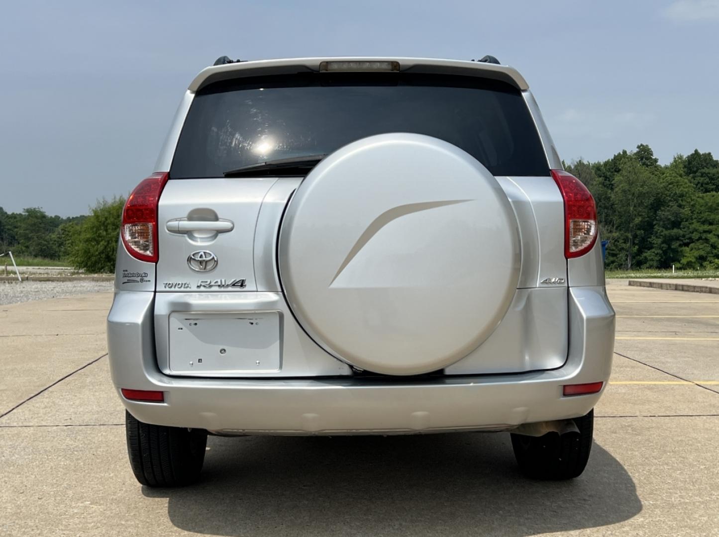 2008 SILVER /Gray Cloth Toyota RAV4 Limited I4 4WD (JTMBD31V386) with an 2.4L 4 Cyl. engine, Automatic transmission, located at 506 S. Kingshighway, Cape Girardeau, MO, 63703, (573) 235-5000, 37.294991, -89.553635 - 2008 Toyota RAV4 Limited 179xxx miles All Wheel Drive 2.4L 4 Cyl. Automatic Navigation Power Driver Seat Bluetooth Cruise Power Windows/Locks/Mirrors We have financing available and we accept trades! Fill out a credit application on our website or come by today! If you have any questions, - Photo#10