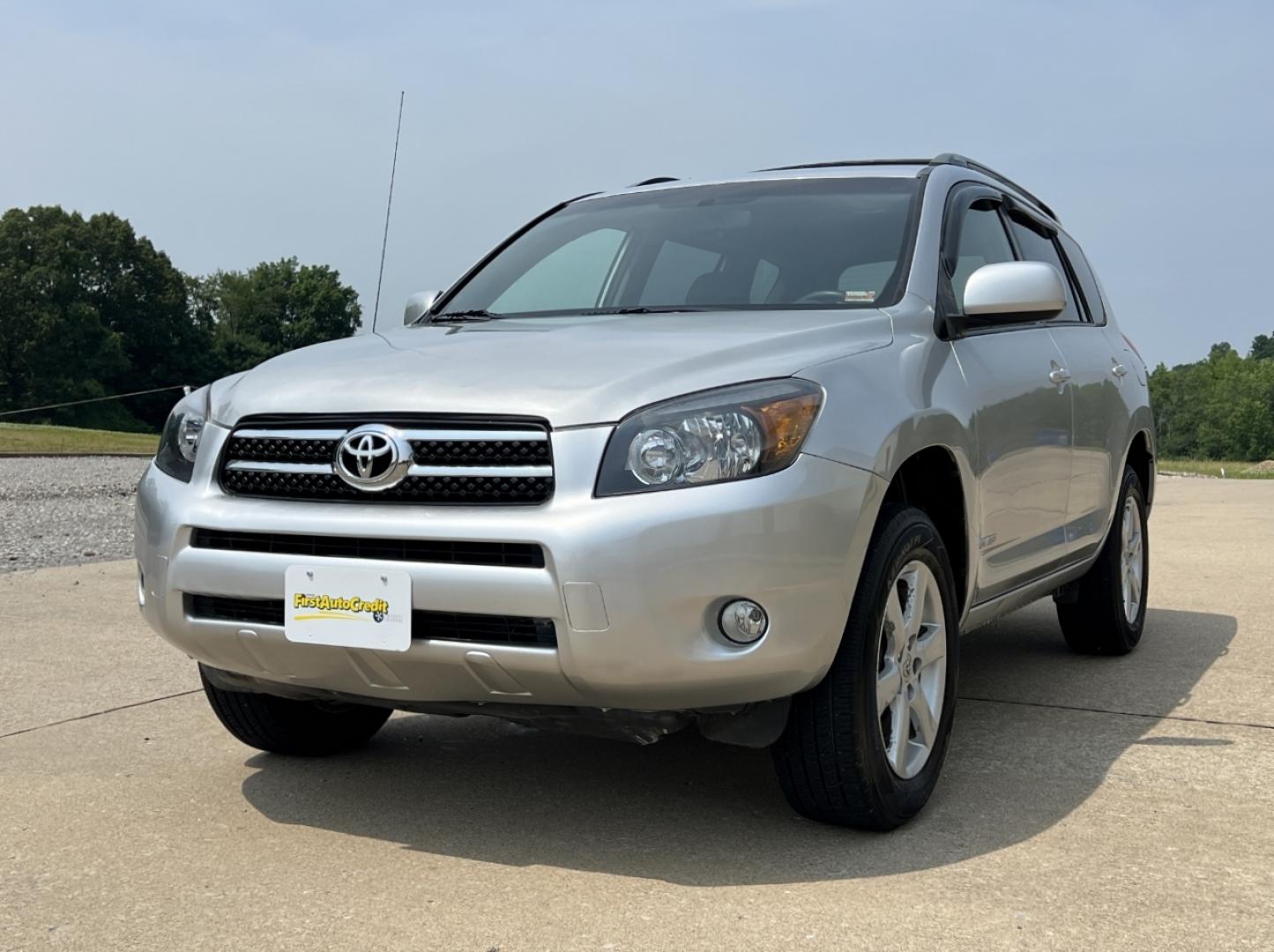 2008 SILVER /Gray Cloth Toyota RAV4 Limited I4 4WD (JTMBD31V386) with an 2.4L 4 Cyl. engine, Automatic transmission, located at 506 S. Kingshighway, Cape Girardeau, MO, 63703, (573) 235-5000, 37.294991, -89.553635 - 2008 Toyota RAV4 Limited 179xxx miles All Wheel Drive 2.4L 4 Cyl. Automatic Navigation Power Driver Seat Bluetooth Cruise Power Windows/Locks/Mirrors We have financing available and we accept trades! Fill out a credit application on our website or come by today! If you have any questions, - Photo#5