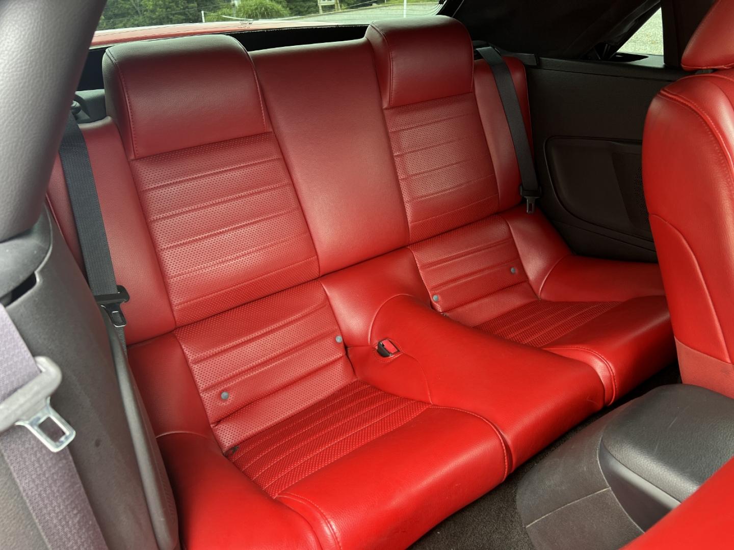 2006 RED /Red Leather Ford Mustang GT Deluxe Convertible (1ZVHT85H965) with an 4.6L V8 engine, Automatic transmission, located at 2990 Old Orchard Rd., Jackson, MO, 63755, 37.354214, -89.612106 - 2006 Ford Mustang GT Deluxe 118xxx miles Rear Wheel Drive 4.6L V8 Automatic Leather Power Driver Seat Cruise Power Windows/Locks/Mirrors We have financing available and we accept trades! Fill out a credit application on our website or come by today! If you have any questions, give us a cal - Photo#14