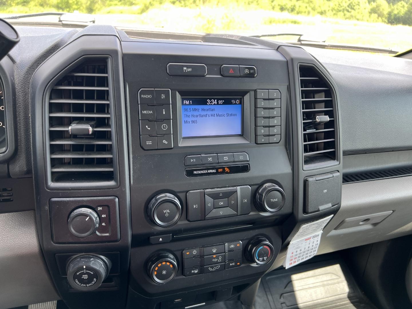 2018 WHITE /Gray Cloth Ford F-150 XL SuperCab 6.5-ft. Bed 2WD (1FTEX1EB7JK) with an 3.3L V6 engine, Automatic transmission, located at 506 S. Kingshighway, Cape Girardeau, MO, 63703, (573) 235-5000, 37.294991, -89.553635 - 2018 Ford F-150 XL 165xxx miles 4x4 3.3L V6 Automatic Backup Camera Bluetooth Cruise Power Windows/Locks/Mirrors We have financing available and we accept trades! Fill out a credit application on our website or come by today! If you have any questions, give us a call at (573) 235-5000 or v - Photo#26