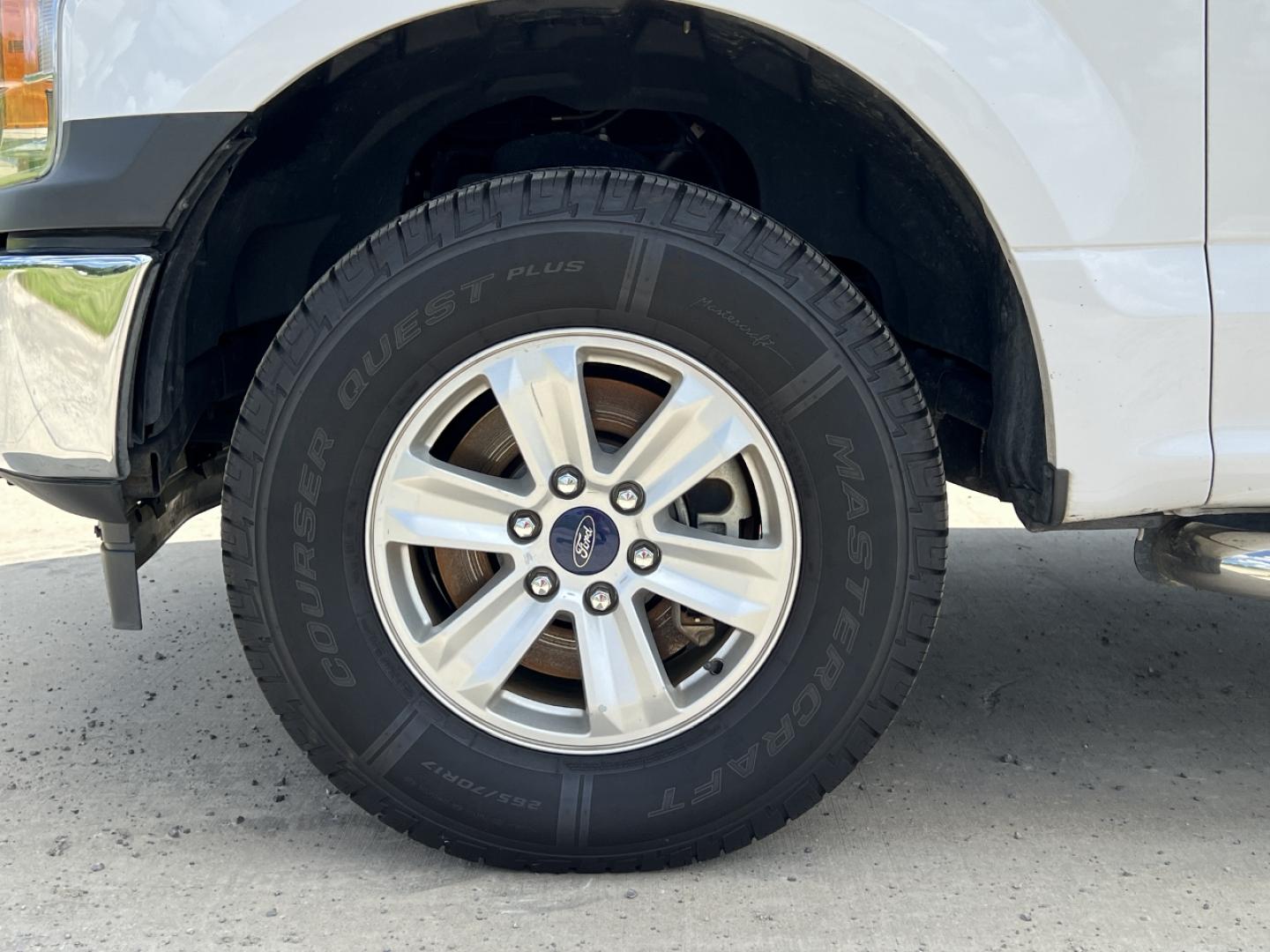 2018 WHITE /Gray Cloth Ford F-150 XL SuperCab 6.5-ft. Bed 2WD (1FTEX1EB7JK) with an 3.3L V6 engine, Automatic transmission, located at 506 S. Kingshighway, Cape Girardeau, MO, 63703, (573) 235-5000, 37.294991, -89.553635 - 2018 Ford F-150 XL 165xxx miles 4x4 3.3L V6 Automatic Backup Camera Bluetooth Cruise Power Windows/Locks/Mirrors We have financing available and we accept trades! Fill out a credit application on our website or come by today! If you have any questions, give us a call at (573) 235-5000 or v - Photo#35