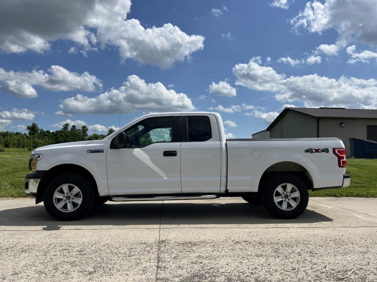 2018 WHITE /Gray Cloth Ford F-150 XL SuperCab 6.5-ft. Bed 2WD (1FTEX1EB7JK) with an 3.3L V6 engine, Automatic transmission, located at 506 S. Kingshighway, Cape Girardeau, MO, 63703, (573) 235-5000, 37.294991, -89.553635 - 2018 Ford F-150 XL 165xxx miles 4x4 3.3L V6 Automatic Backup Camera Bluetooth Cruise Power Windows/Locks/Mirrors We have financing available and we accept trades! Fill out a credit application on our website or come by today! If you have any questions, give us a call at (573) 235-5000 or v - Photo#5