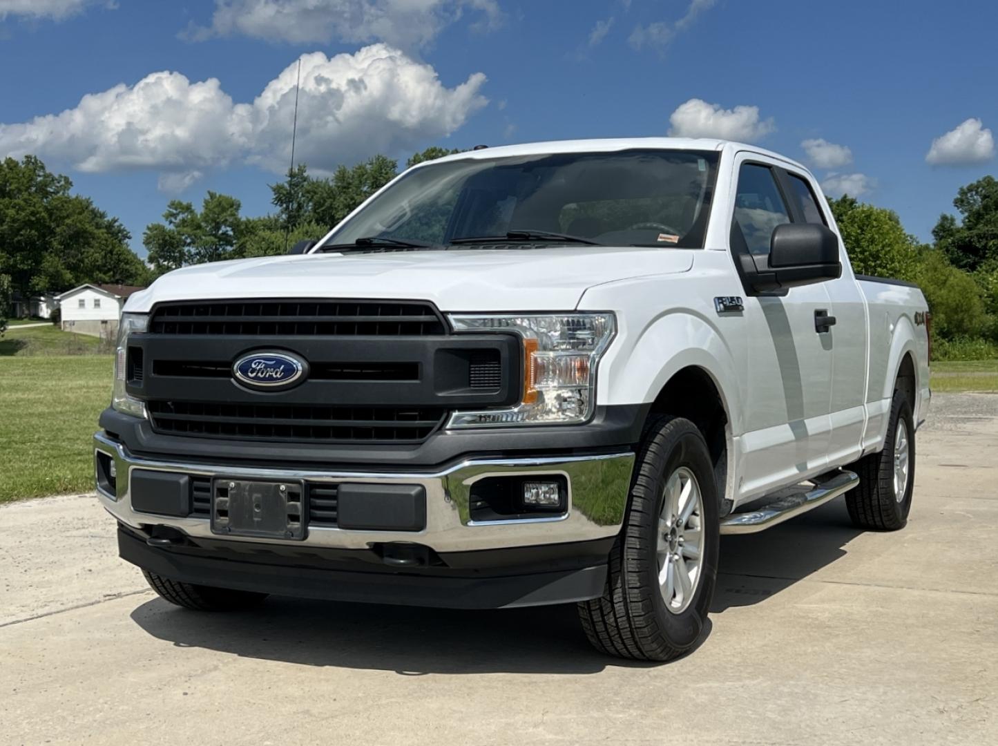 2018 WHITE /Gray Cloth Ford F-150 XL SuperCab 6.5-ft. Bed 2WD (1FTEX1EB7JK) with an 3.3L V6 engine, Automatic transmission, located at 506 S. Kingshighway, Cape Girardeau, MO, 63703, (573) 235-5000, 37.294991, -89.553635 - 2018 Ford F-150 XL 165xxx miles 4x4 3.3L V6 Automatic Backup Camera Bluetooth Cruise Power Windows/Locks/Mirrors We have financing available and we accept trades! Fill out a credit application on our website or come by today! If you have any questions, give us a call at (573) 235-5000 or v - Photo#4