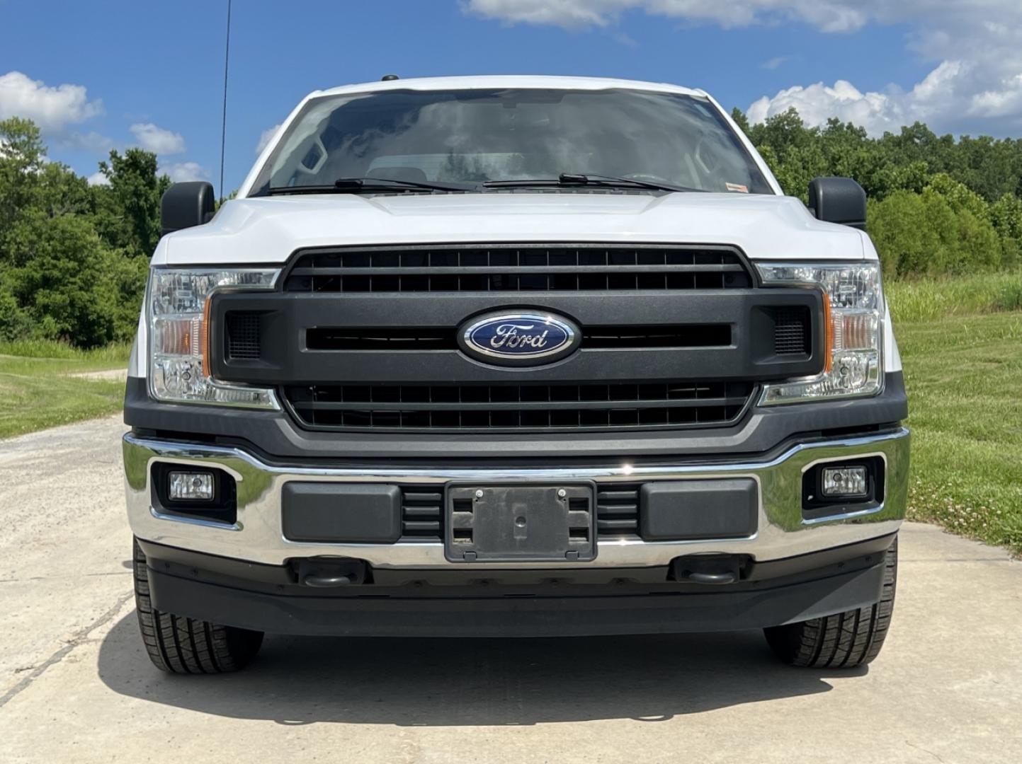 2018 WHITE /Gray Cloth Ford F-150 XL SuperCab 6.5-ft. Bed 2WD (1FTEX1EB7JK) with an 3.3L V6 engine, Automatic transmission, located at 506 S. Kingshighway, Cape Girardeau, MO, 63703, (573) 235-5000, 37.294991, -89.553635 - 2018 Ford F-150 XL 165xxx miles 4x4 3.3L V6 Automatic Backup Camera Bluetooth Cruise Power Windows/Locks/Mirrors We have financing available and we accept trades! Fill out a credit application on our website or come by today! If you have any questions, give us a call at (573) 235-5000 or v - Photo#10