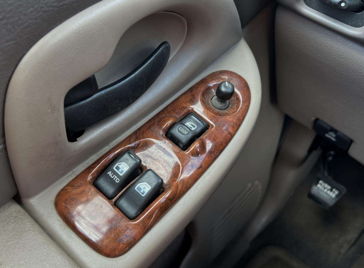 2002 GOLD /Tan Leather Oldsmobile Silhouette GL (1GHDX03E42D) with an 3.4L V6 engine, Automatic transmission, located at 506 S. Kingshighway, Cape Girardeau, MO, 63703, (573) 235-5000, 37.294991, -89.553635 - 2002 Oldsmobile Silhouette GL 139xxx miles Front Wheel Drive 3.4L V6 Automatic Leather 3rd Row Power/Heated Seats Cruise Power Windows/Locks/Mirrors We have financing available and we accept trades! Fill out a credit application on our website or come by today! If you have any questions, - Photo#25