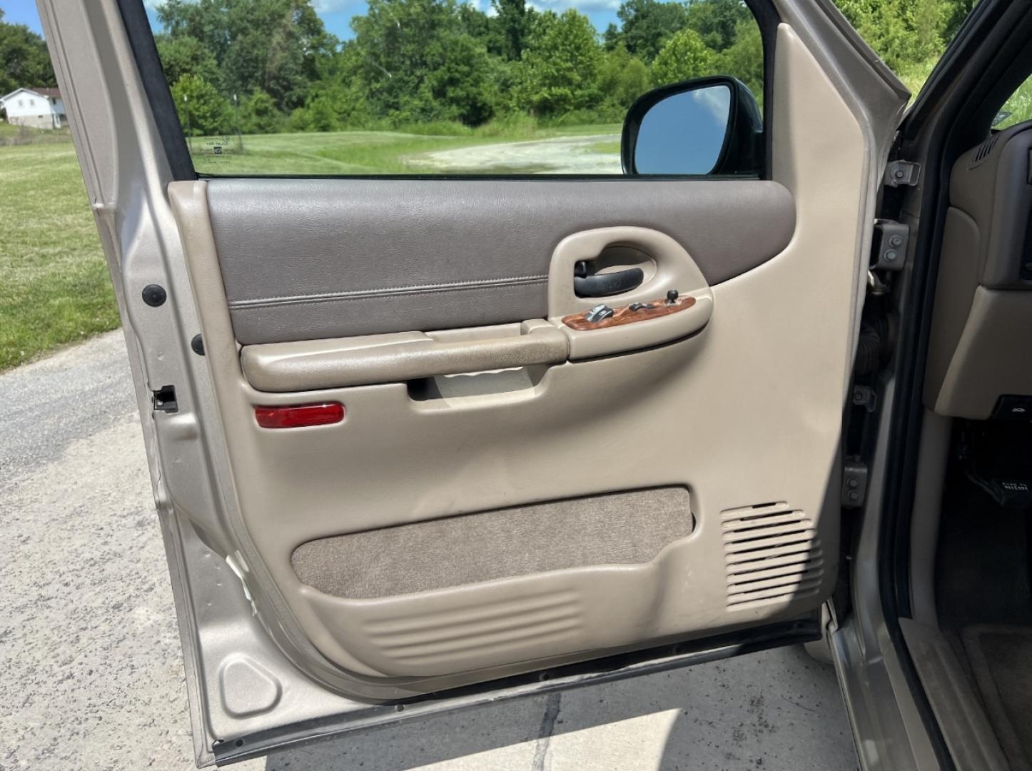 2002 GOLD /Tan Leather Oldsmobile Silhouette GL (1GHDX03E42D) with an 3.4L V6 engine, Automatic transmission, located at 506 S. Kingshighway, Cape Girardeau, MO, 63703, (573) 235-5000, 37.294991, -89.553635 - 2002 Oldsmobile Silhouette GL 139xxx miles Front Wheel Drive 3.4L V6 Automatic Leather 3rd Row Power/Heated Seats Cruise Power Windows/Locks/Mirrors We have financing available and we accept trades! Fill out a credit application on our website or come by today! If you have any questions, - Photo#11