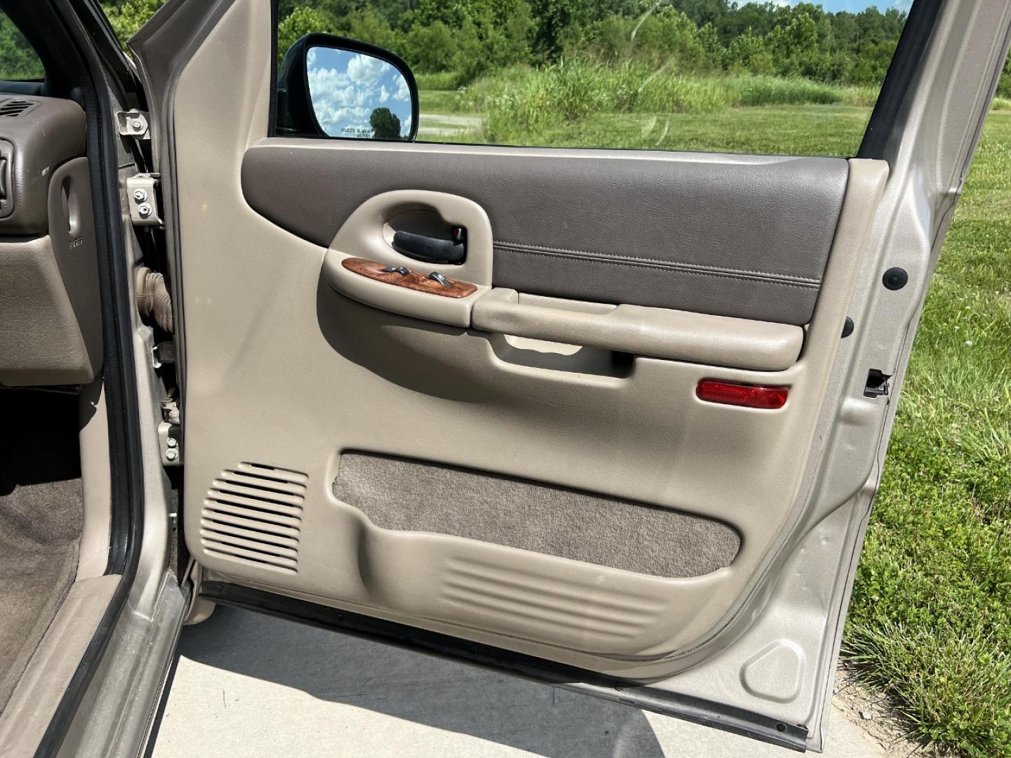 2002 GOLD /Tan Leather Oldsmobile Silhouette GL (1GHDX03E42D) with an 3.4L V6 engine, Automatic transmission, located at 506 S. Kingshighway, Cape Girardeau, MO, 63703, (573) 235-5000, 37.294991, -89.553635 - 2002 Oldsmobile Silhouette GL 139xxx miles Front Wheel Drive 3.4L V6 Automatic Leather 3rd Row Power/Heated Seats Cruise Power Windows/Locks/Mirrors We have financing available and we accept trades! Fill out a credit application on our website or come by today! If you have any questions, - Photo#13