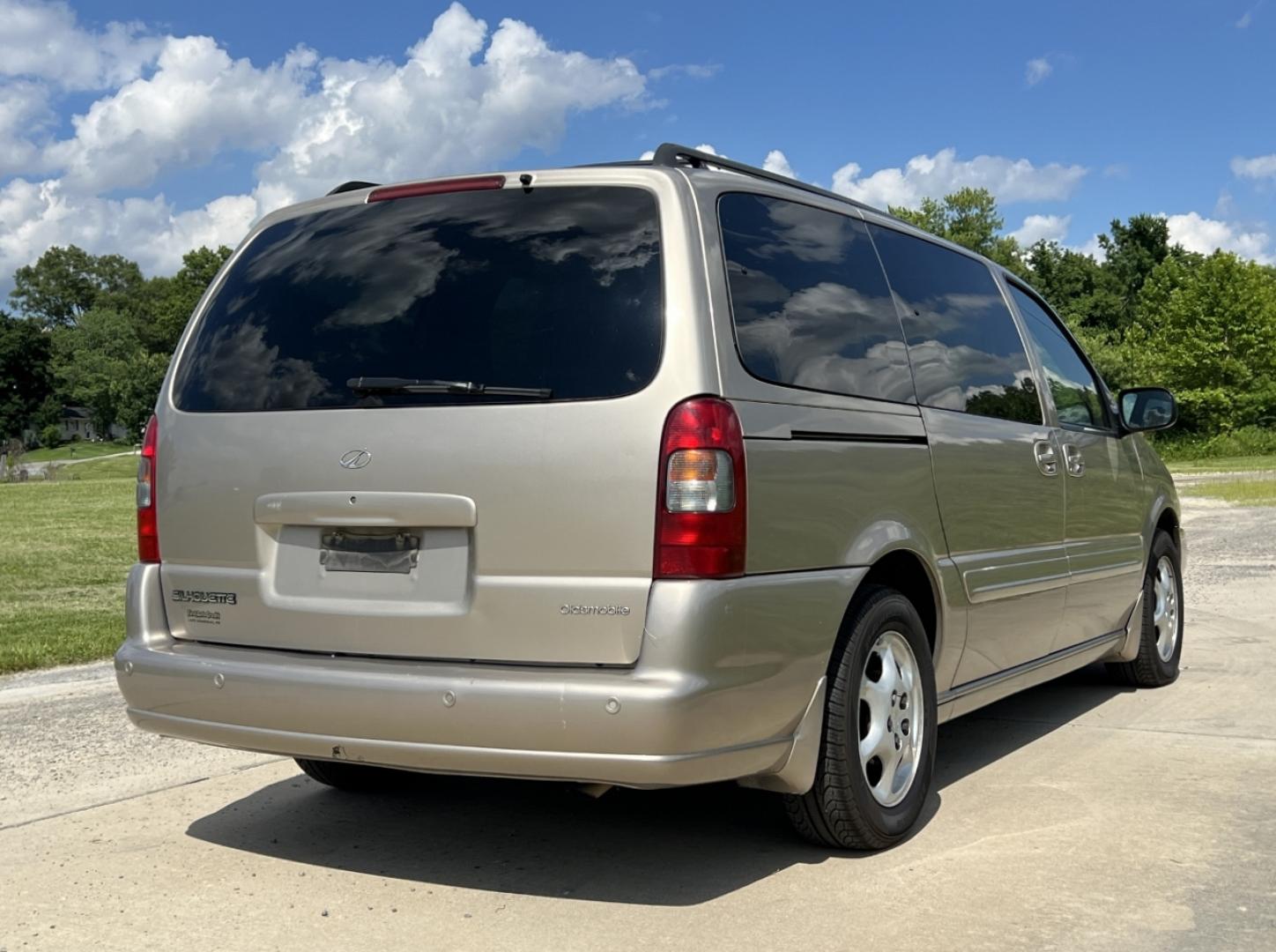 2002 GOLD /Tan Leather Oldsmobile Silhouette GL (1GHDX03E42D) with an 3.4L V6 engine, Automatic transmission, located at 506 S. Kingshighway, Cape Girardeau, MO, 63703, (573) 235-5000, 37.294991, -89.553635 - 2002 Oldsmobile Silhouette GL 139xxx miles Front Wheel Drive 3.4L V6 Automatic Leather 3rd Row Power/Heated Seats Cruise Power Windows/Locks/Mirrors We have financing available and we accept trades! Fill out a credit application on our website or come by today! If you have any questions, - Photo#7