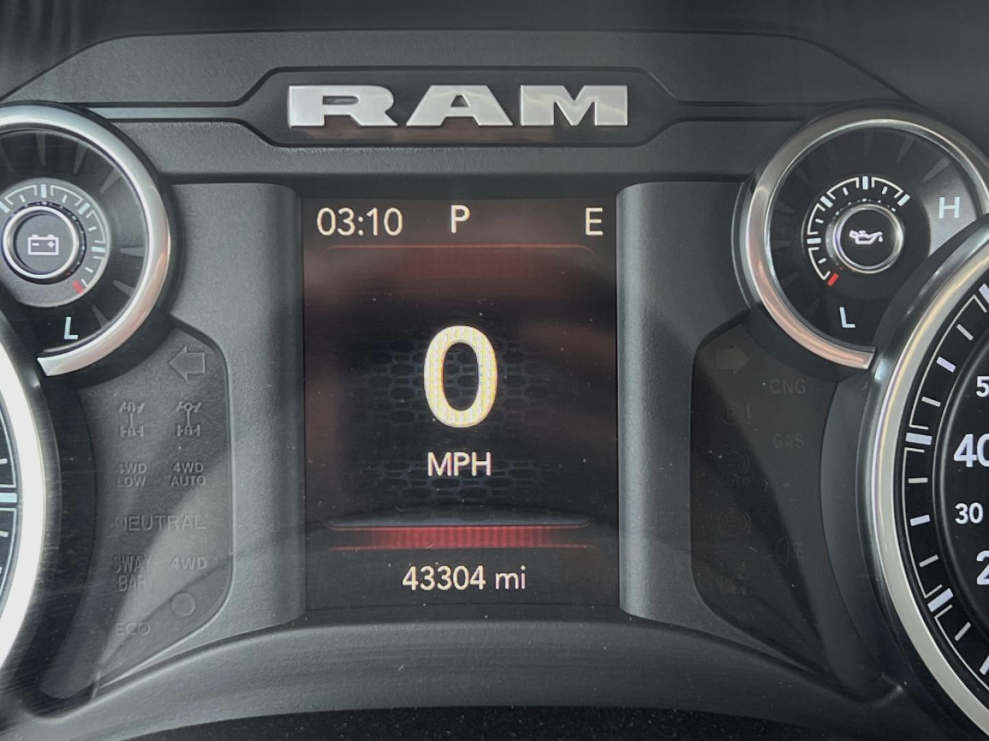 2020 BLACK /Gray Cloth RAM 1500 Big Horn Crew Cab SWB 4WD (1C6SRFFT3LN) with an 5.7L V8 engine, Automatic transmission, located at 506 S. Kingshighway, Cape Girardeau, MO, 63703, (573) 235-5000, 37.294991, -89.553635 - 2020 Ram 1500 Big Horn Only 43xxx miles 4x4 5.7L V8 Automatic Backup Camera Power Driver Seat Bluetooth Remote Start Cruise Power Windows/Locks/Mirrors We have financing available and we accept trades! Fill out a credit application on our website or come by today! If you have any questio - Photo#20
