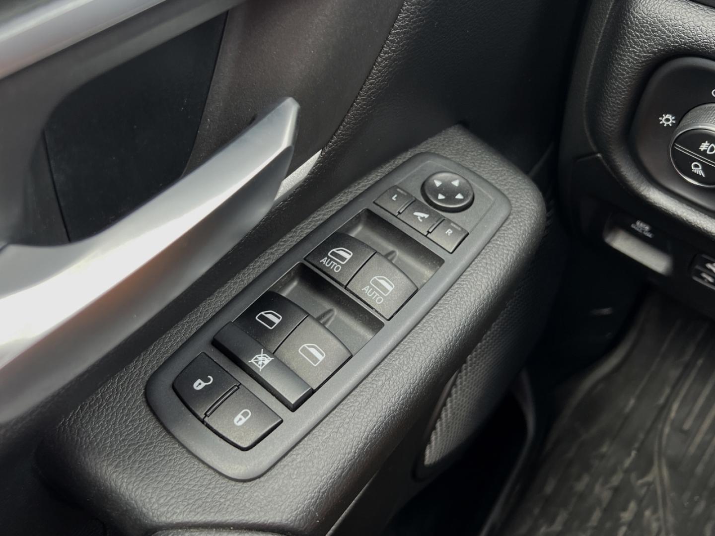 2020 BLACK /Gray Cloth RAM 1500 Big Horn Crew Cab SWB 4WD (1C6SRFFT3LN) with an 5.7L V8 engine, Automatic transmission, located at 506 S. Kingshighway, Cape Girardeau, MO, 63703, (573) 235-5000, 37.294991, -89.553635 - 2020 Ram 1500 Big Horn Only 43xxx miles 4x4 5.7L V8 Automatic Backup Camera Power Driver Seat Bluetooth Remote Start Cruise Power Windows/Locks/Mirrors We have financing available and we accept trades! Fill out a credit application on our website or come by today! If you have any questio - Photo#27