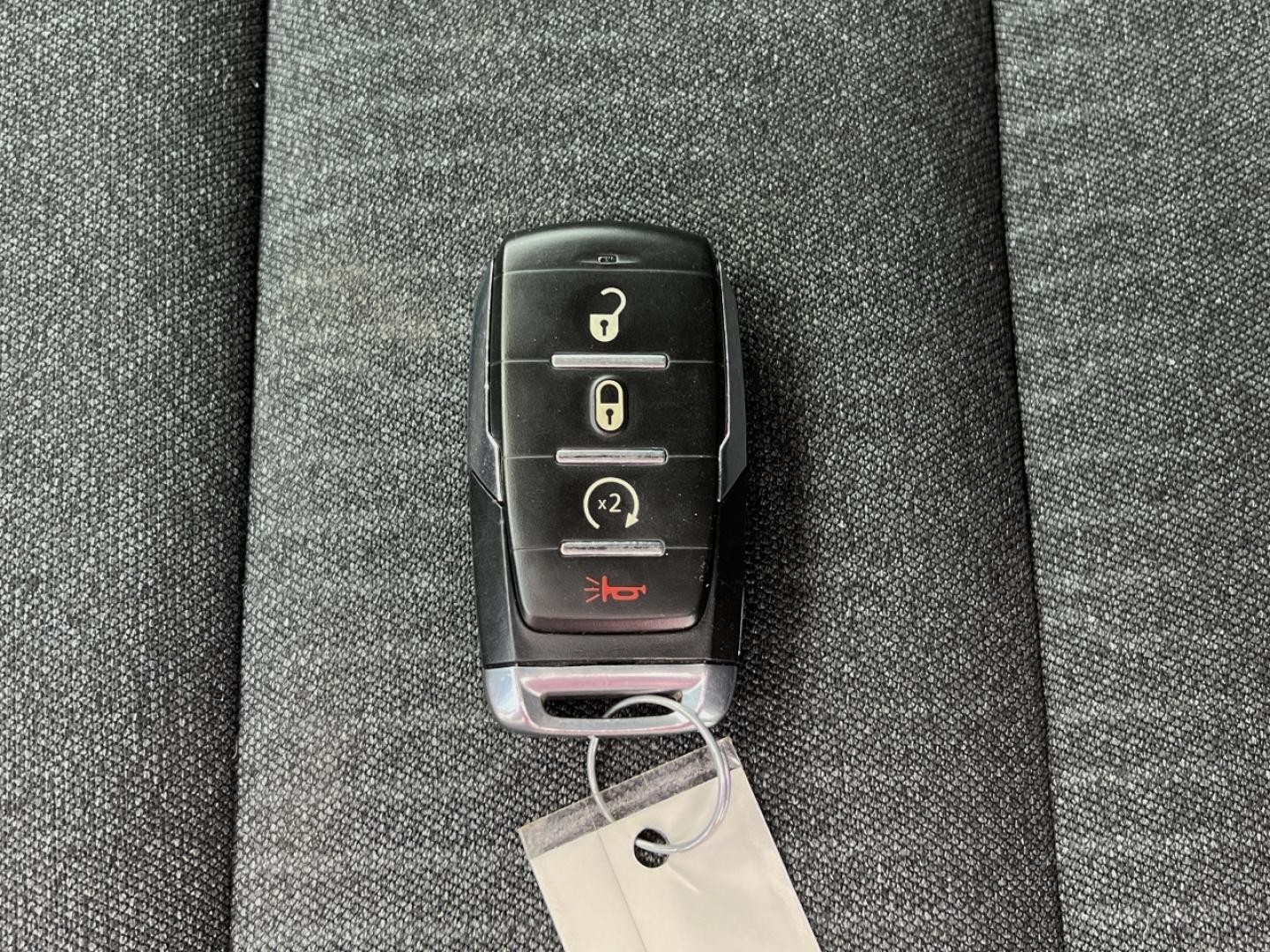 2020 BLACK /Gray Cloth RAM 1500 Big Horn Crew Cab SWB 4WD (1C6SRFFT3LN) with an 5.7L V8 engine, Automatic transmission, located at 506 S. Kingshighway, Cape Girardeau, MO, 63703, (573) 235-5000, 37.294991, -89.553635 - 2020 Ram 1500 Big Horn Only 43xxx miles 4x4 5.7L V8 Automatic Backup Camera Power Driver Seat Bluetooth Remote Start Cruise Power Windows/Locks/Mirrors We have financing available and we accept trades! Fill out a credit application on our website or come by today! If you have any questio - Photo#5