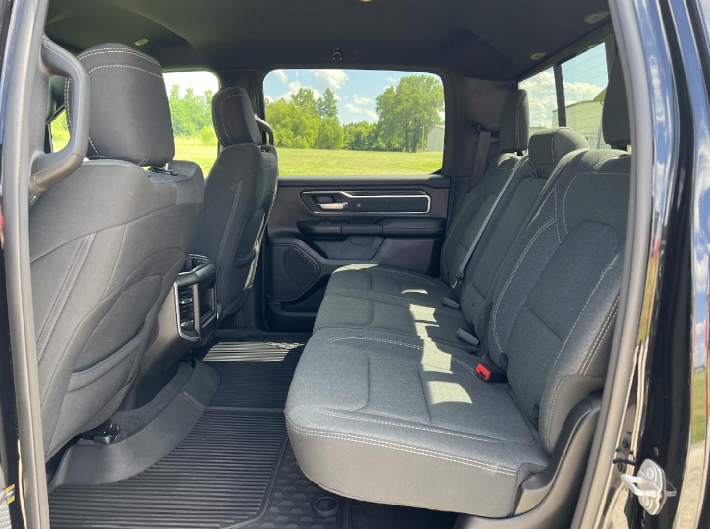 2020 BLACK /Gray Cloth RAM 1500 Big Horn Crew Cab SWB 4WD (1C6SRFFT3LN) with an 5.7L V8 engine, Automatic transmission, located at 506 S. Kingshighway, Cape Girardeau, MO, 63703, (573) 235-5000, 37.294991, -89.553635 - 2020 Ram 1500 Big Horn Only 43xxx miles 4x4 5.7L V8 Automatic Backup Camera Power Driver Seat Bluetooth Remote Start Cruise Power Windows/Locks/Mirrors We have financing available and we accept trades! Fill out a credit application on our website or come by today! If you have any questio - Photo#16