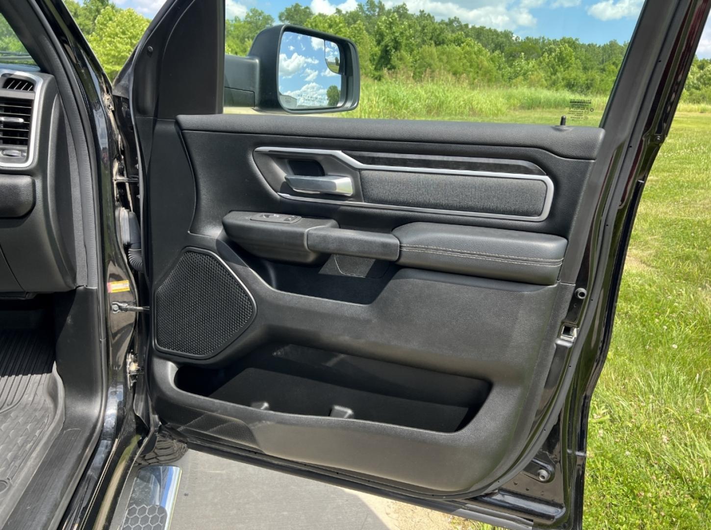 2020 BLACK /Gray Cloth RAM 1500 Big Horn Crew Cab SWB 4WD (1C6SRFFT3LN) with an 5.7L V8 engine, Automatic transmission, located at 506 S. Kingshighway, Cape Girardeau, MO, 63703, (573) 235-5000, 37.294991, -89.553635 - 2020 Ram 1500 Big Horn Only 43xxx miles 4x4 5.7L V8 Automatic Backup Camera Power Driver Seat Bluetooth Remote Start Cruise Power Windows/Locks/Mirrors We have financing available and we accept trades! Fill out a credit application on our website or come by today! If you have any questio - Photo#14