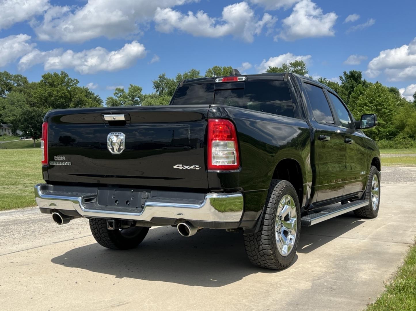 2020 BLACK /Gray Cloth RAM 1500 Big Horn Crew Cab SWB 4WD (1C6SRFFT3LN) with an 5.7L V8 engine, Automatic transmission, located at 506 S. Kingshighway, Cape Girardeau, MO, 63703, (573) 235-5000, 37.294991, -89.553635 - 2020 Ram 1500 Big Horn Only 43xxx miles 4x4 5.7L V8 Automatic Backup Camera Power Driver Seat Bluetooth Remote Start Cruise Power Windows/Locks/Mirrors We have financing available and we accept trades! Fill out a credit application on our website or come by today! If you have any questio - Photo#8