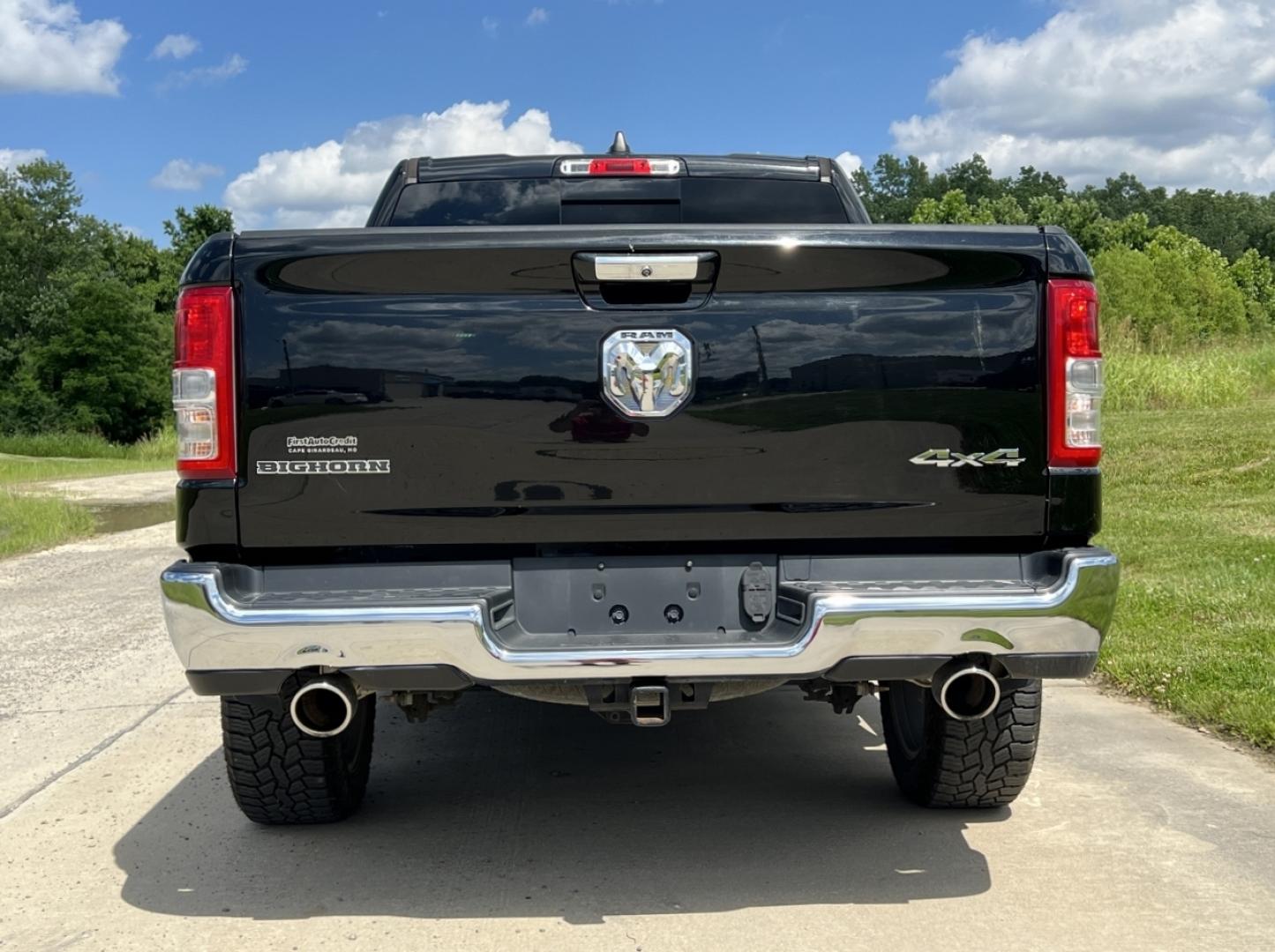 2020 BLACK /Gray Cloth RAM 1500 Big Horn Crew Cab SWB 4WD (1C6SRFFT3LN) with an 5.7L V8 engine, Automatic transmission, located at 506 S. Kingshighway, Cape Girardeau, MO, 63703, (573) 235-5000, 37.294991, -89.553635 - 2020 Ram 1500 Big Horn Only 43xxx miles 4x4 5.7L V8 Automatic Backup Camera Power Driver Seat Bluetooth Remote Start Cruise Power Windows/Locks/Mirrors We have financing available and we accept trades! Fill out a credit application on our website or come by today! If you have any questio - Photo#10