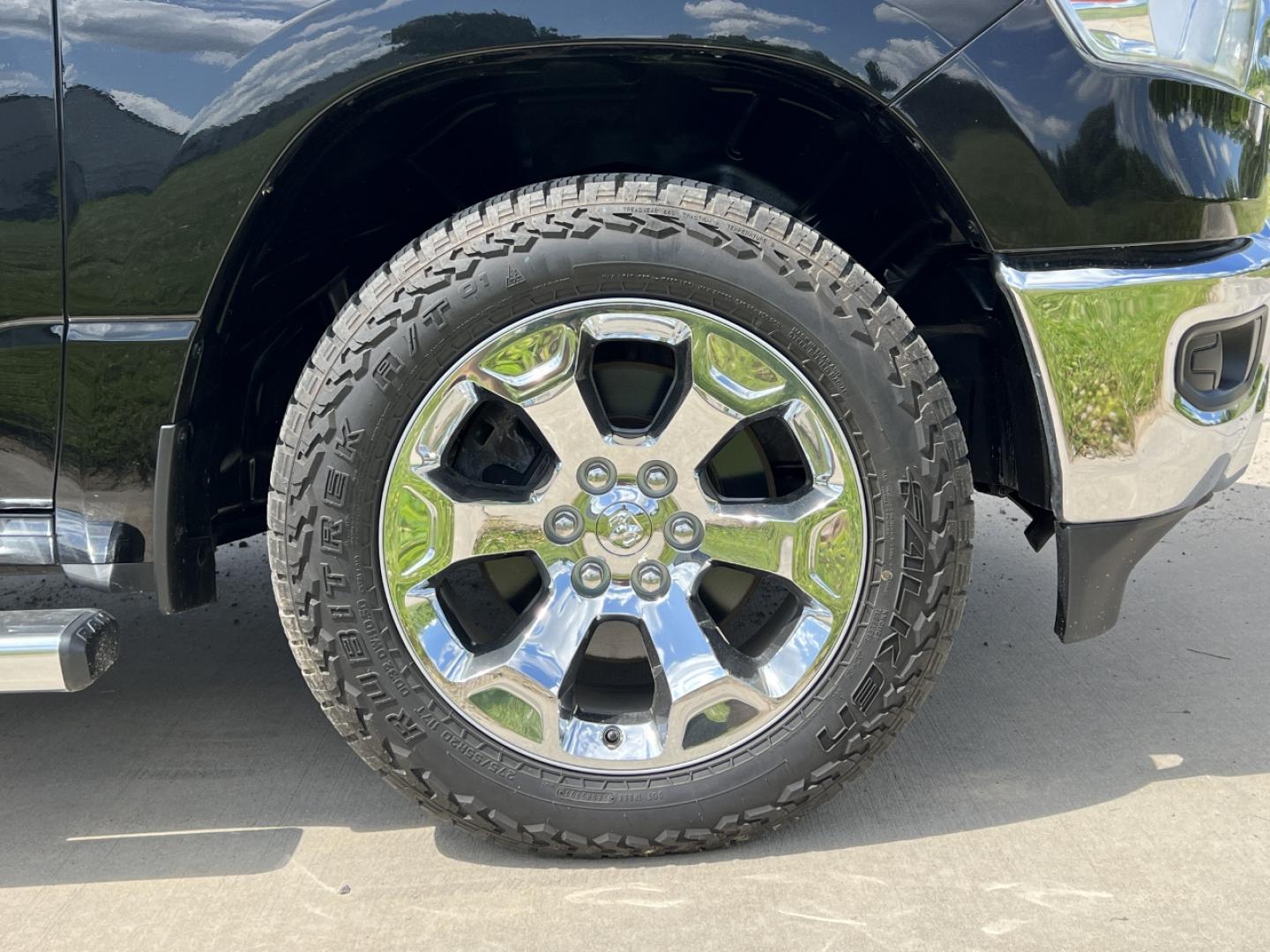 2020 BLACK /Gray Cloth RAM 1500 Big Horn Crew Cab SWB 4WD (1C6SRFFT3LN) with an 5.7L V8 engine, Automatic transmission, located at 506 S. Kingshighway, Cape Girardeau, MO, 63703, (573) 235-5000, 37.294991, -89.553635 - 2020 Ram 1500 Big Horn Only 43xxx miles 4x4 5.7L V8 Automatic Backup Camera Power Driver Seat Bluetooth Remote Start Cruise Power Windows/Locks/Mirrors We have financing available and we accept trades! Fill out a credit application on our website or come by today! If you have any questio - Photo#38