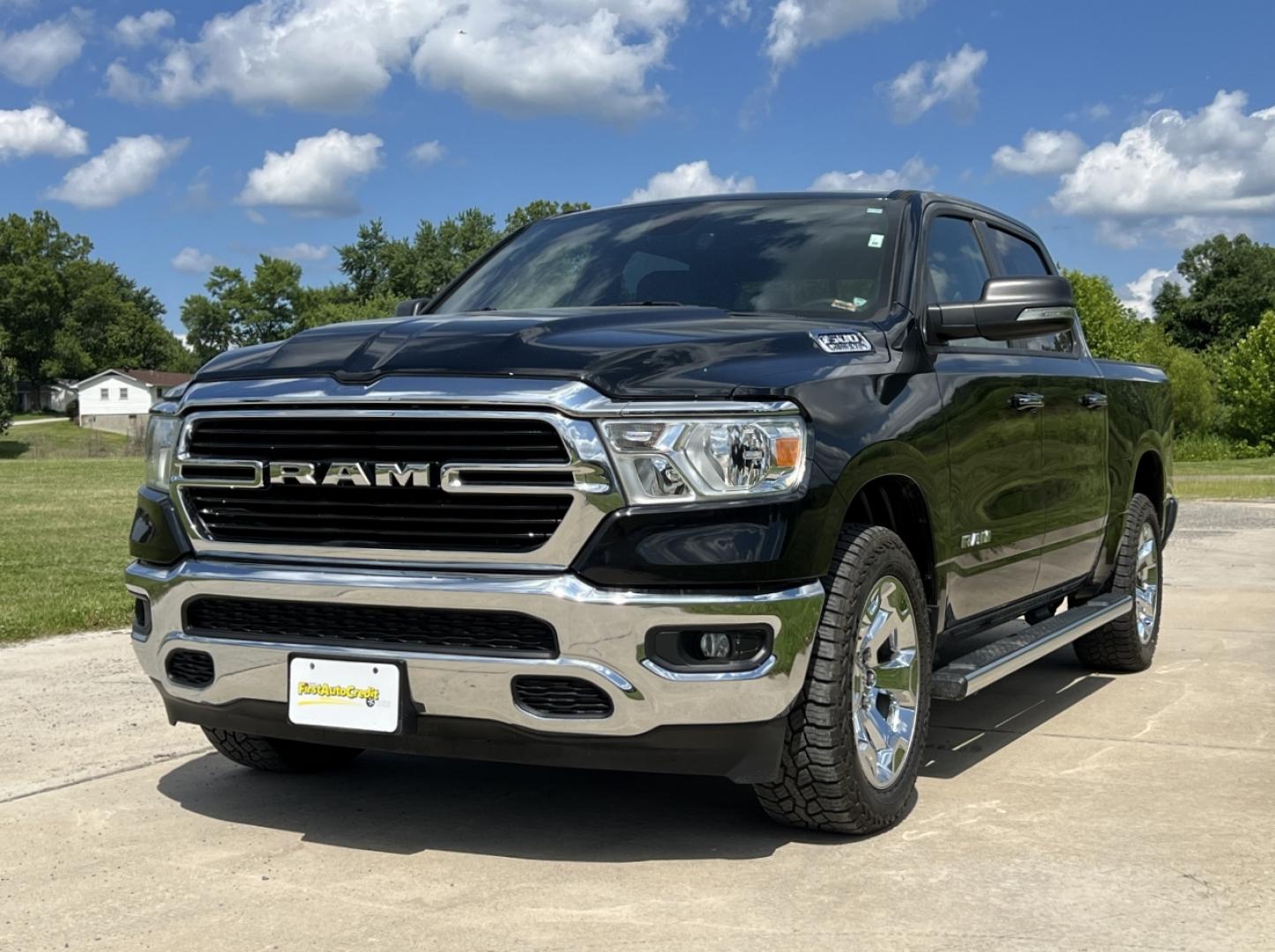 2020 BLACK /Gray Cloth RAM 1500 Big Horn Crew Cab SWB 4WD (1C6SRFFT3LN) with an 5.7L V8 engine, Automatic transmission, located at 506 S. Kingshighway, Cape Girardeau, MO, 63703, (573) 235-5000, 37.294991, -89.553635 - 2020 Ram 1500 Big Horn Only 43xxx miles 4x4 5.7L V8 Automatic Backup Camera Power Driver Seat Bluetooth Remote Start Cruise Power Windows/Locks/Mirrors We have financing available and we accept trades! Fill out a credit application on our website or come by today! If you have any questio - Photo#6