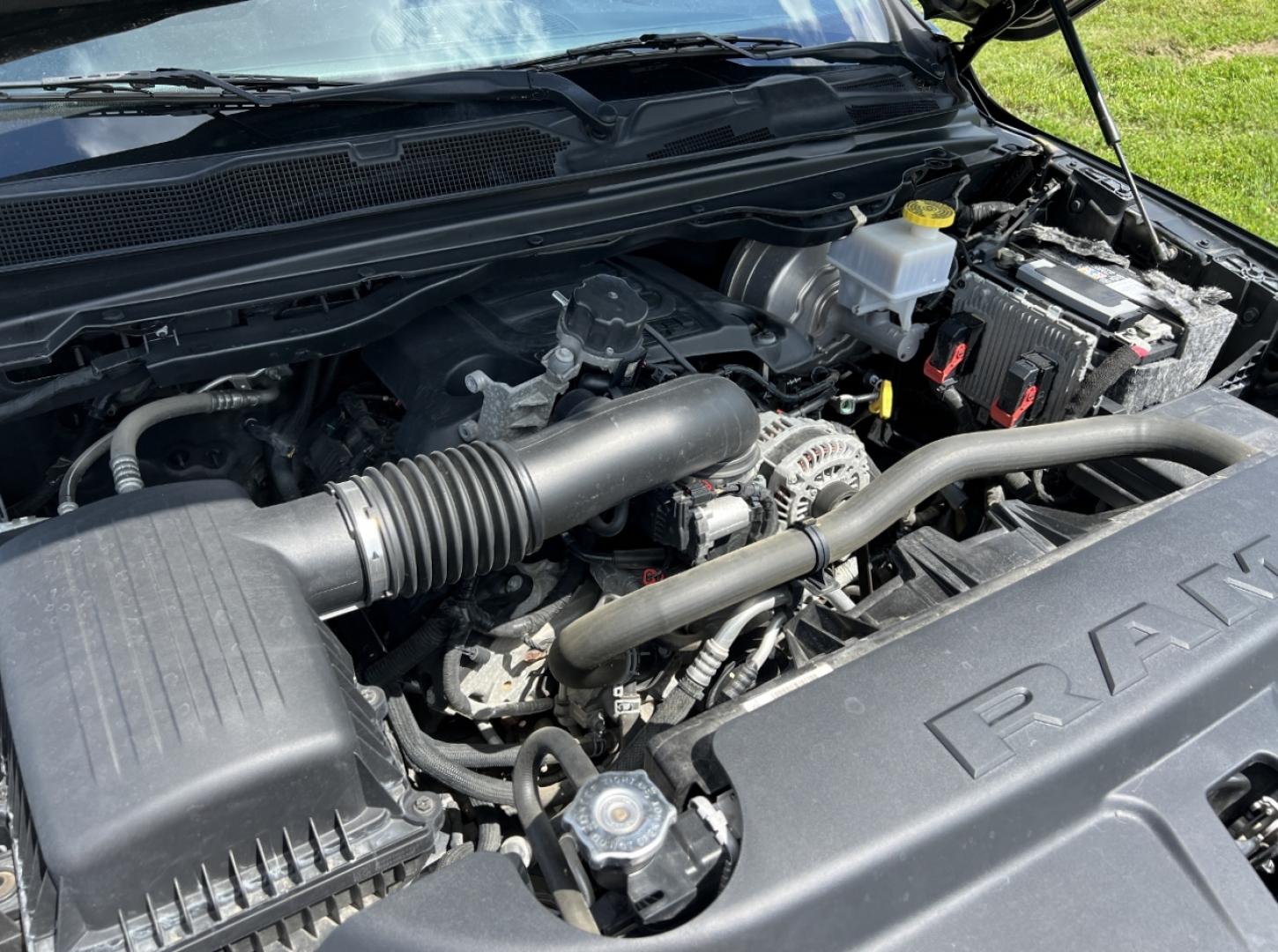 2020 BLACK /Gray Cloth RAM 1500 Big Horn Crew Cab SWB 4WD (1C6SRFFT3LN) with an 5.7L V8 engine, Automatic transmission, located at 506 S. Kingshighway, Cape Girardeau, MO, 63703, (573) 235-5000, 37.294991, -89.553635 - 2020 Ram 1500 Big Horn Only 43xxx miles 4x4 5.7L V8 Automatic Backup Camera Power Driver Seat Bluetooth Remote Start Cruise Power Windows/Locks/Mirrors We have financing available and we accept trades! Fill out a credit application on our website or come by today! If you have any questio - Photo#33