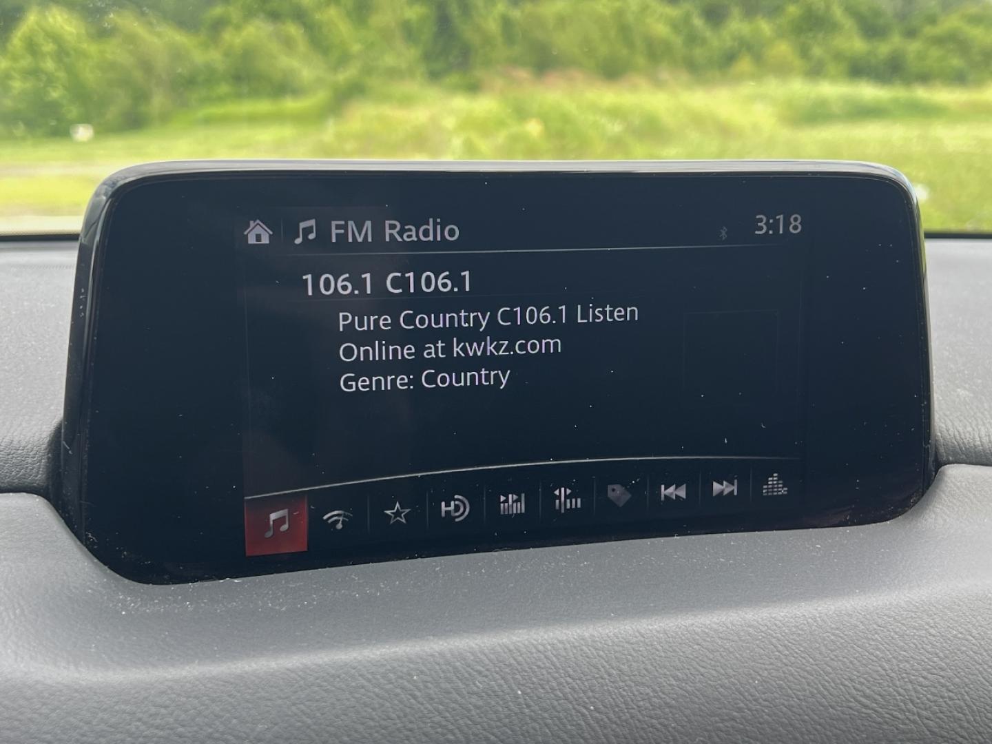 2018 BLACK /Black Mazda CX-5 Touring (JM3KFACM2J1) with an 2.5L 4 Cyl. engine, Automatic transmission, located at 506 S. Kingshighway, Cape Girardeau, MO, 63703, (573) 235-5000, 37.294991, -89.553635 - 2018 Mazda CX-5 Touring Only 38xxx miles Front Wheel Drive 2.5L 4 Cyl. Automatic Backup Camera Power Driver Seat Heated Seats Sunroof Bluetooth Cruise Power Windows/Locks/Mirrors We have financing available and we accept trades! Fill out a credit application on our website or come by tod - Photo#28