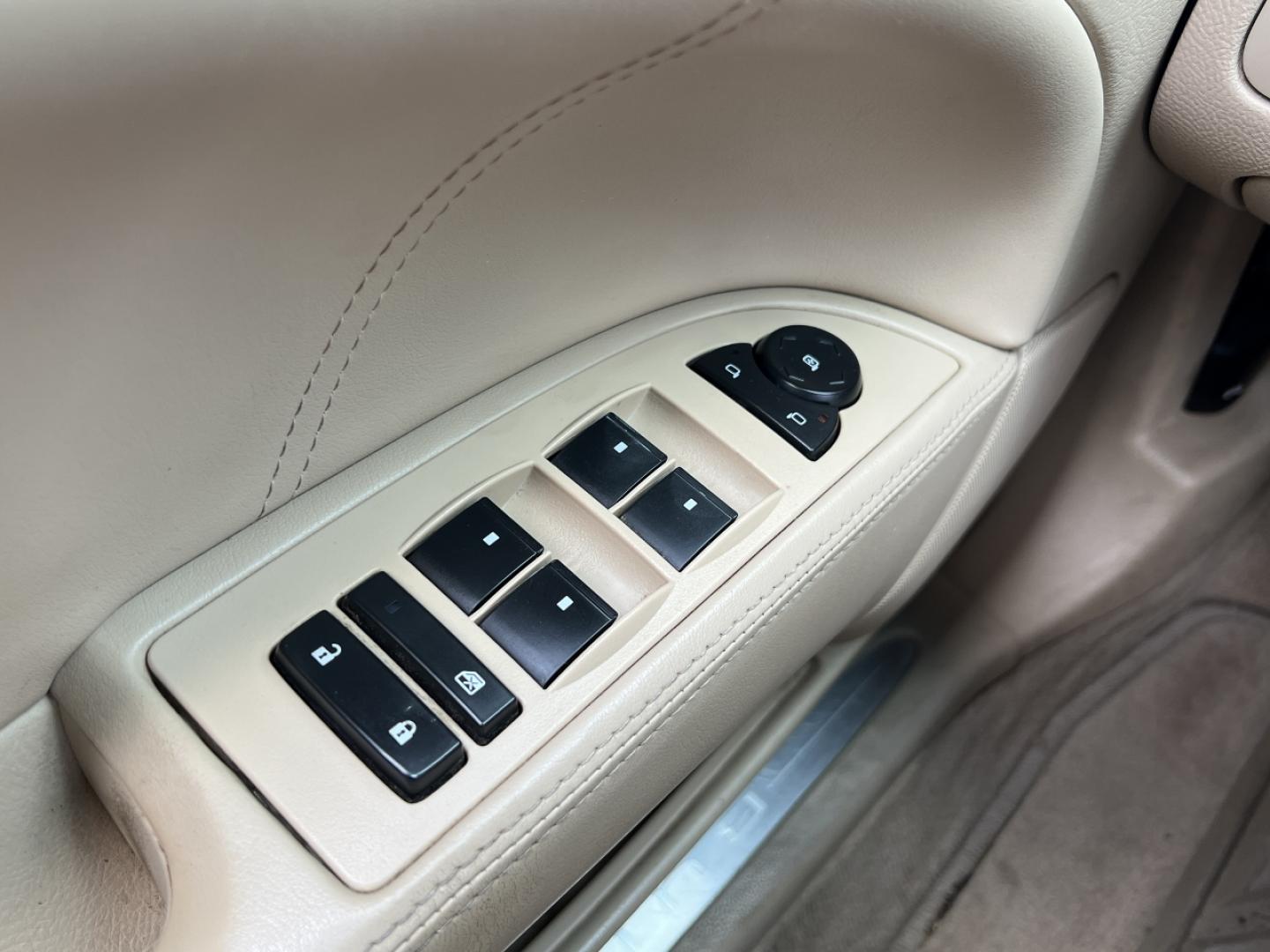 2009 RED /Tan Leather Buick Lucerne CXL (1G4HD57M99U) with an 3.9L V6 engine, Automatic transmission, located at 506 S. Kingshighway, Cape Girardeau, MO, 63703, (573) 235-5000, 37.294991, -89.553635 - 2009 Buick Lucerne CXL Local 1-Owner 100xxx miles Front Wheel Drive 3.9L V6 Automatic Leather Power/Heated Seats Heated Steering Wheel Cruise Power Windows/Locks/Mirrors We have financing available and we accept trades! Fill out a credit application on our website or come by today! If yo - Photo#23
