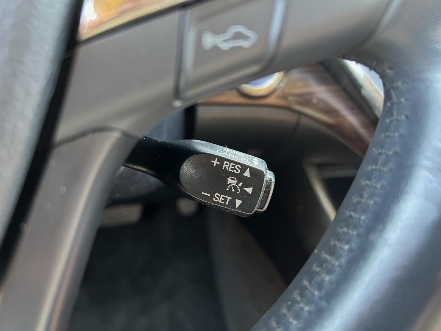 2013 GOLD /Tan Leather Toyota Avalon Hybrid Limited (4T1BD1EB8DU) with an 2.5L 4 Cyl. Hybrid engine, Continuously Variable Transmission transmission, located at 2990 Old Orchard Rd., Jackson, MO, 63755, 37.354214, -89.612106 - 2013 Toyota Avalon Hybrid 124xxx miles Front Wheel Drive 2.5L 4 Cyl. Hybrid Automatic Leather Power/Heated/Cooled Seats Heated Rear Seats Backup Camera Sunroof Bluetooth Cruise Power Windows/Locks/Mirrors We have financing available and we accept trades! Fill out a credit application on - Photo#24